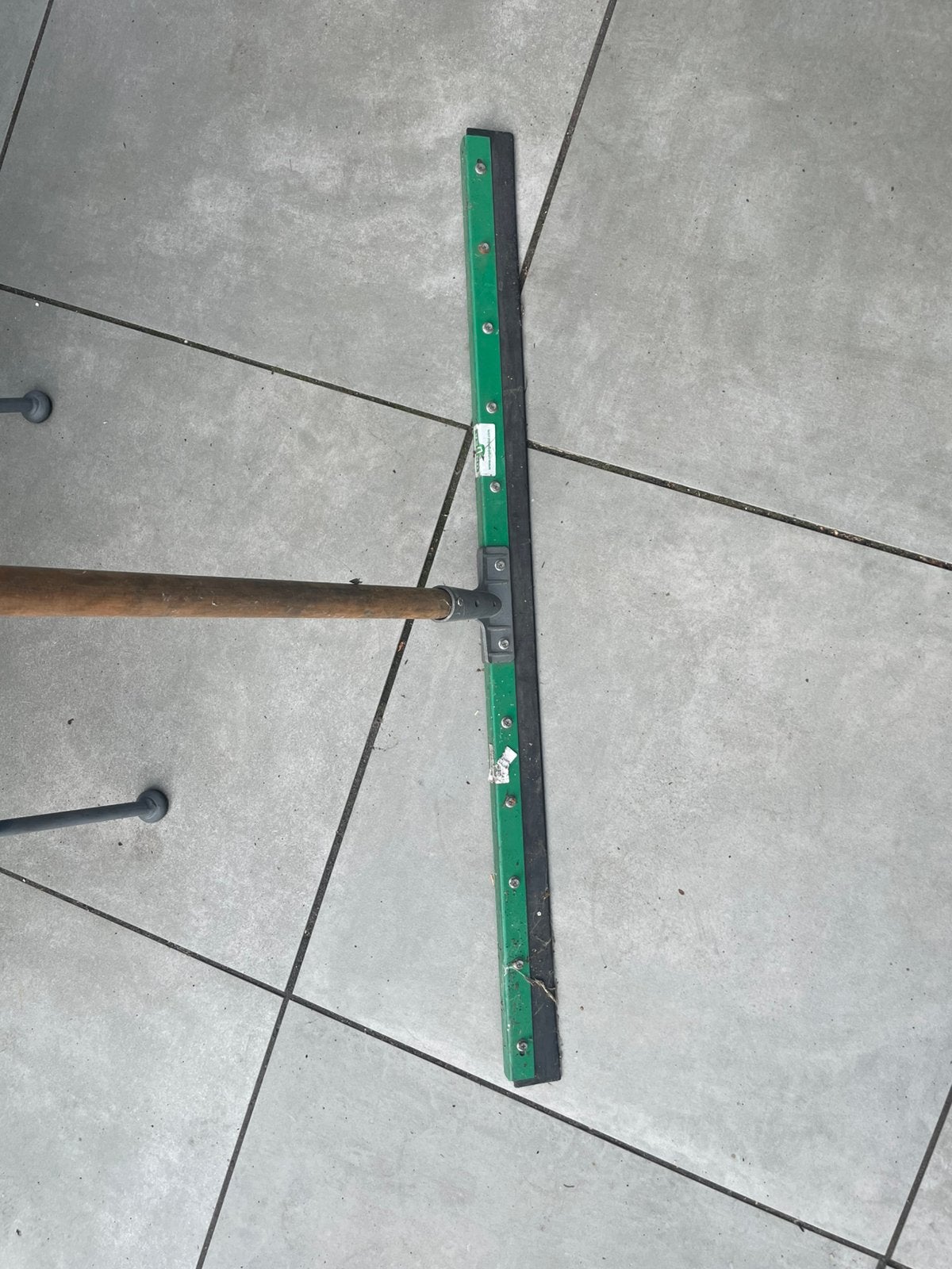 Unger vloertrekker, Ophalen, Raamwisser of Trekker