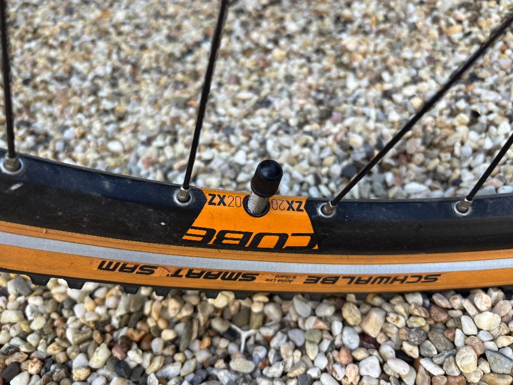 Foto 11 van Cube Nature Hybrid/Crosshybride–Maat 54–Shimano Deore XT