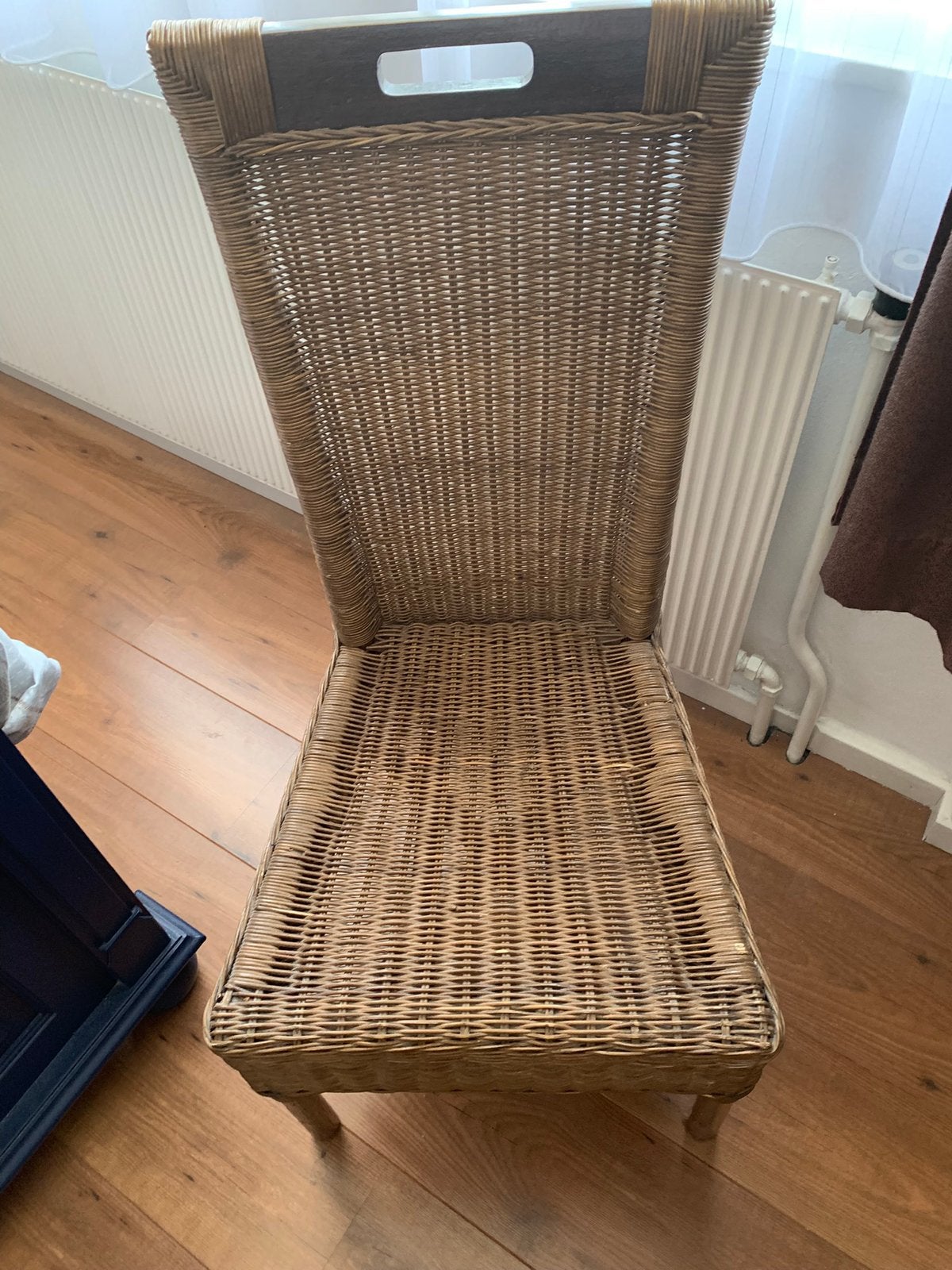 Rieten atoel, Huis en Inrichting, Stoelen, Ophalen, Zo goed als nieuw, Bruin, Eén