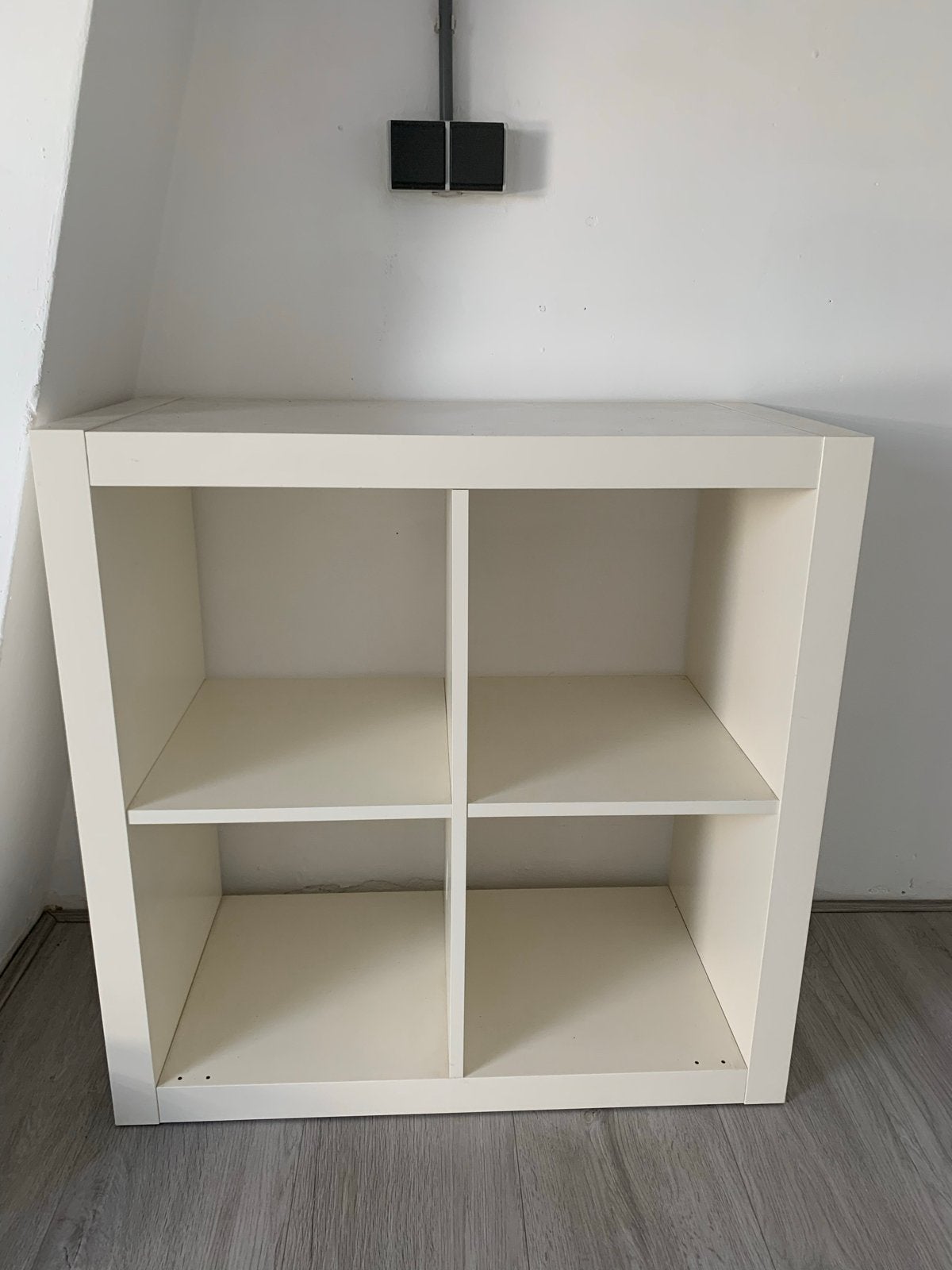 Witte kubus kast met 4 vakken, Ophalen, Met plank(en), Gebruikt, 50 tot 100 cm