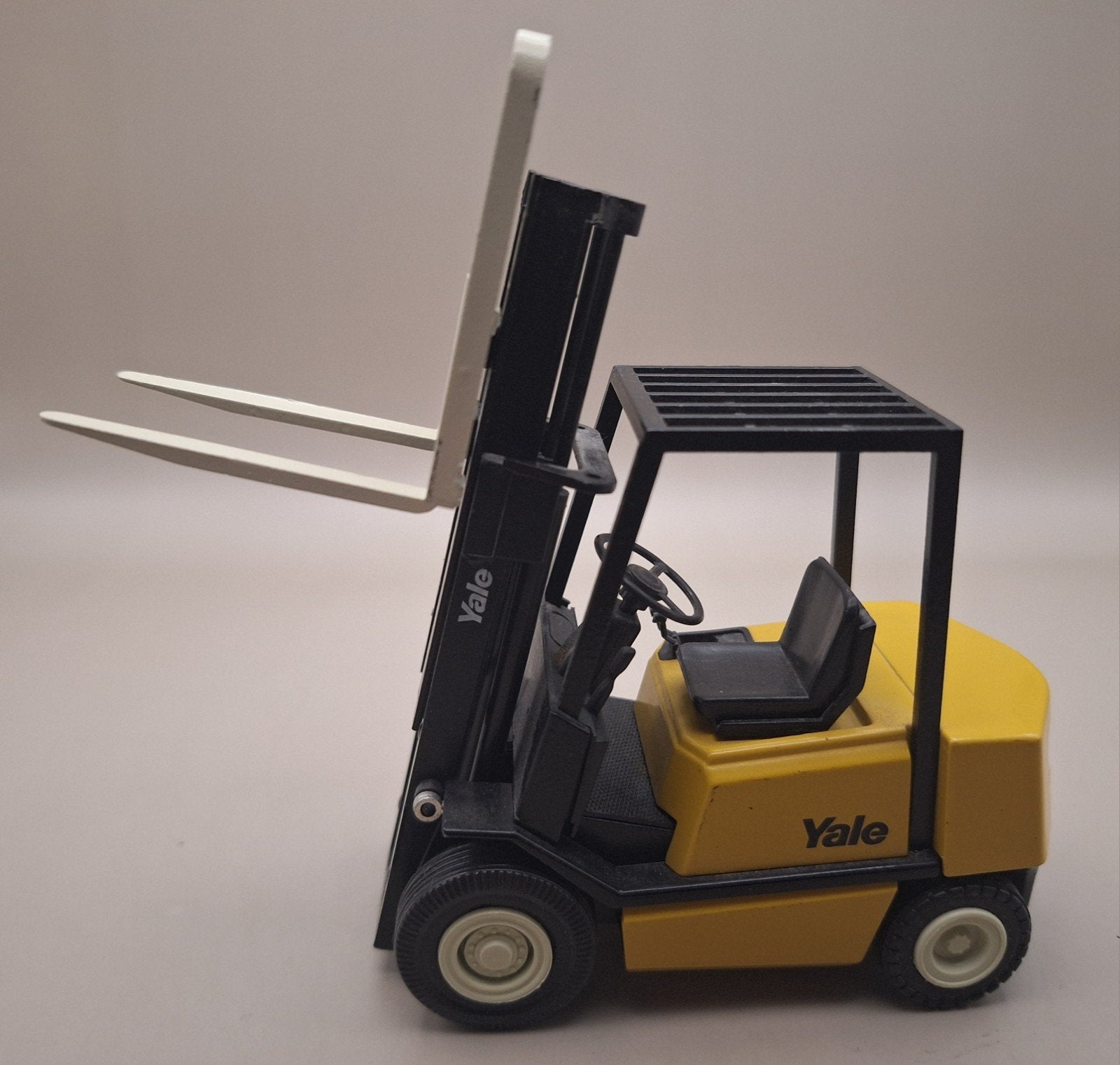 Conrad Yale Heftruck Model 2998 Schaal 1:25 - Nieuwstaat, Ophalen of Verzenden, Zo goed als nieuw