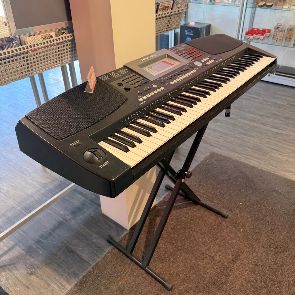 Medeli 830AW Keyboard + Standaard | Nette Staat, Muziek en Instrumenten, Keyboards, Medeli, Zo goed als nieuw, https://www.medeli.com.hk/contact