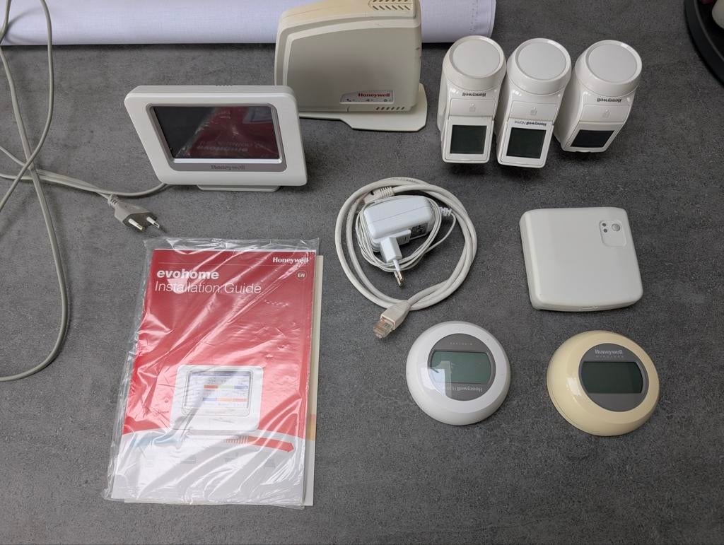 Compleet luxe Honeywell Evohome systeem - ook los te koop, Doe-het-zelf en Verbouw, Thermostaten, Ophalen of Verzenden, Slimme thermostaat