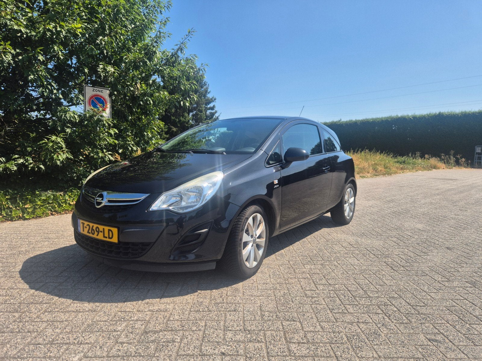 Opel Corsa 1.4 Ecotec APK 7-2027  2013 Zwart