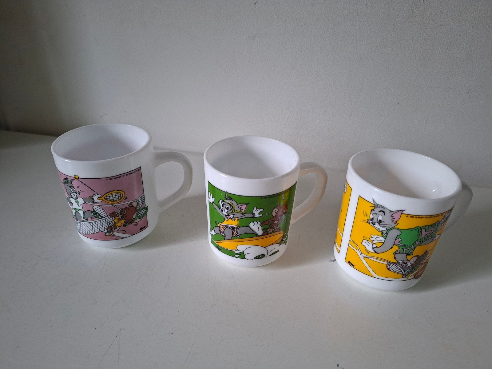 Vintage Tom & Jerry mokken bekers Arcopal France (set van 3), Huis en Inrichting, Keuken | Servies, Overige merken, Vintage, Mok