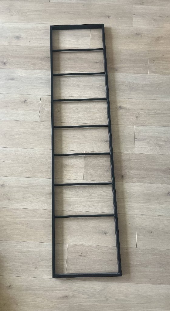 Zwarte metalen decoratie ladder 170x40x3 cm, Ophalen, Zo goed als nieuw, Ladder, Minder dan 2 meter