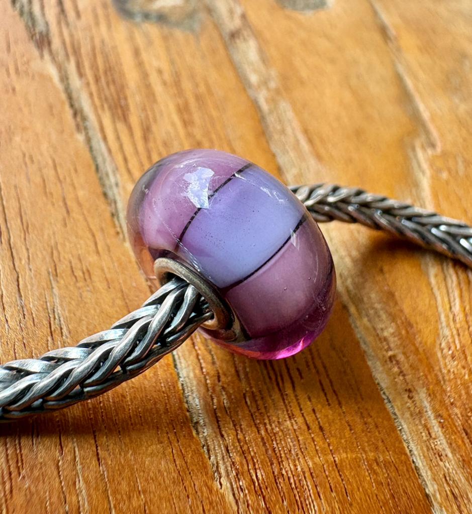 Trollbeads Paarse Streep NIEUW, Sieraden, Tassen en Uiterlijk, Bedels, Ophalen of Verzenden, Zo goed als nieuw, Glas of Kristal