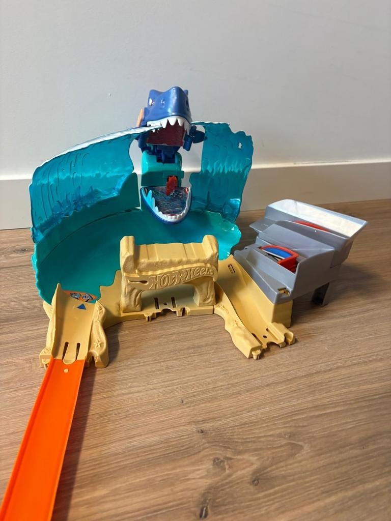 Hotwheels City Shark Beach Battle, Ophalen