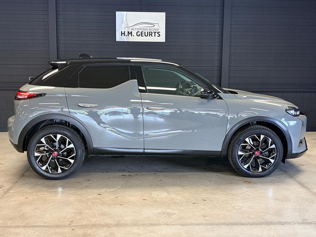 DS DS 3 Crossback 1.2 Automaat 2023 | CarPlay | Camera | HUD, Electronic Stability Program (ESP), Gebruikt, Zwart, 1199 cc