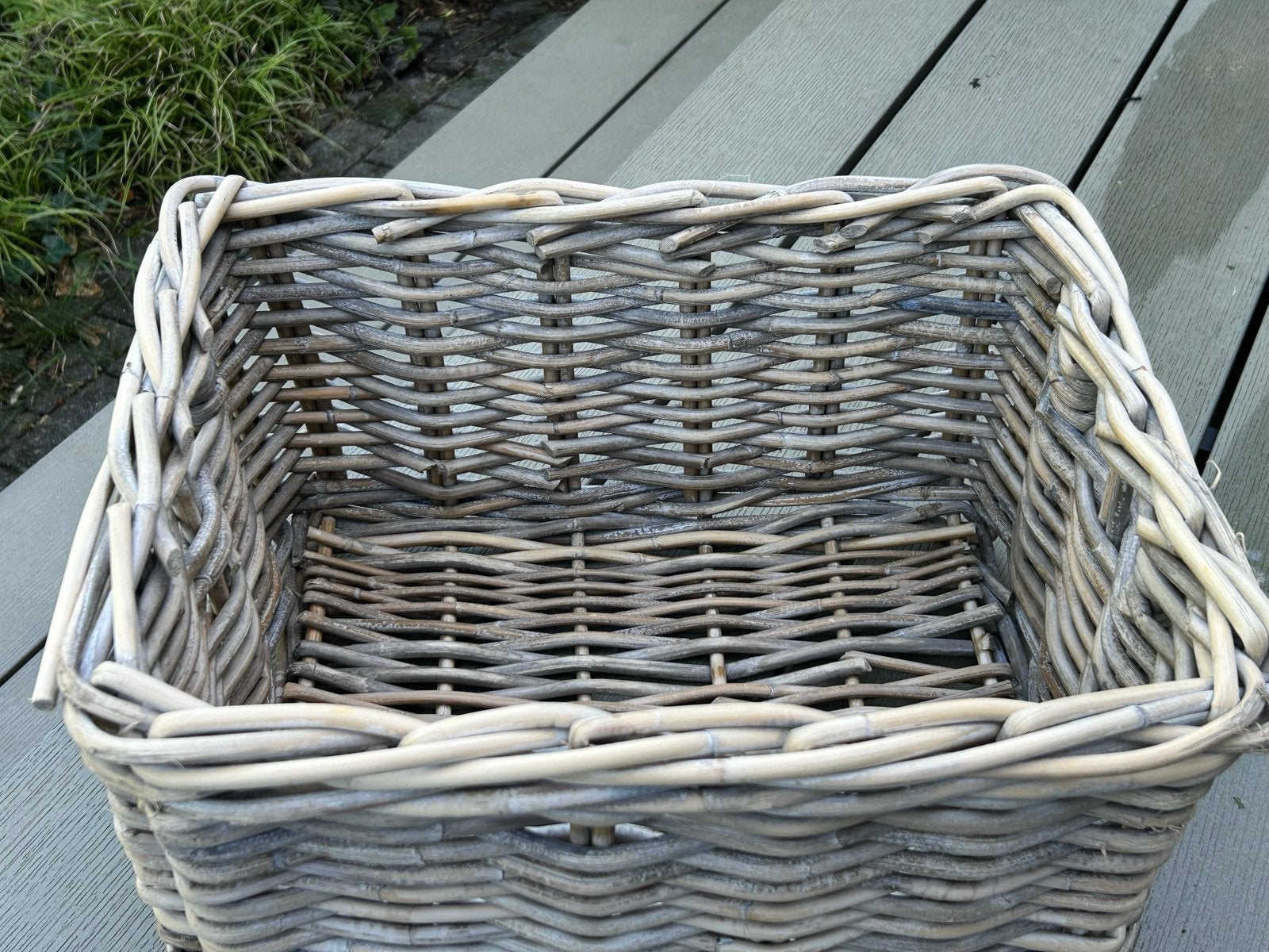 Grote rieten mand 46x37x25 cm - beschadigd hoekje, Ophalen, Gebruikt, Mand, Met handvatten