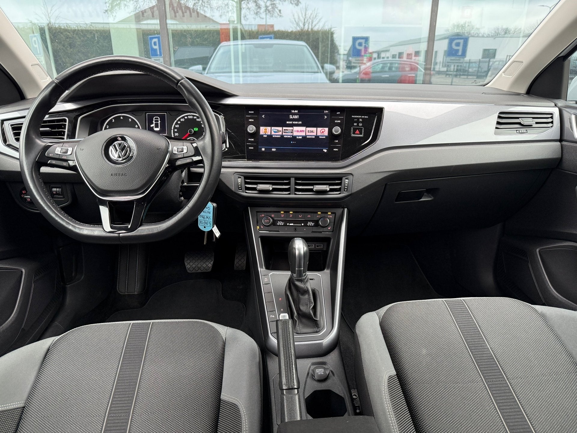 Volkswagen Polo 1.0 TSI 116pk Highline - Automaat - Navi - C, Auto's, Volkswagen, Gebruikt, 49 €/maand, Bedrijf, 3 cilinders