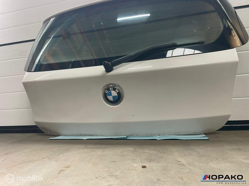 Kofferklep BMW 1 serie E81 E87 met ruit | Alpinweiss 300, Auto-onderdelen, Gebruikt, Achterklep, Einsteinlaan 5 rijswijk, Bmw