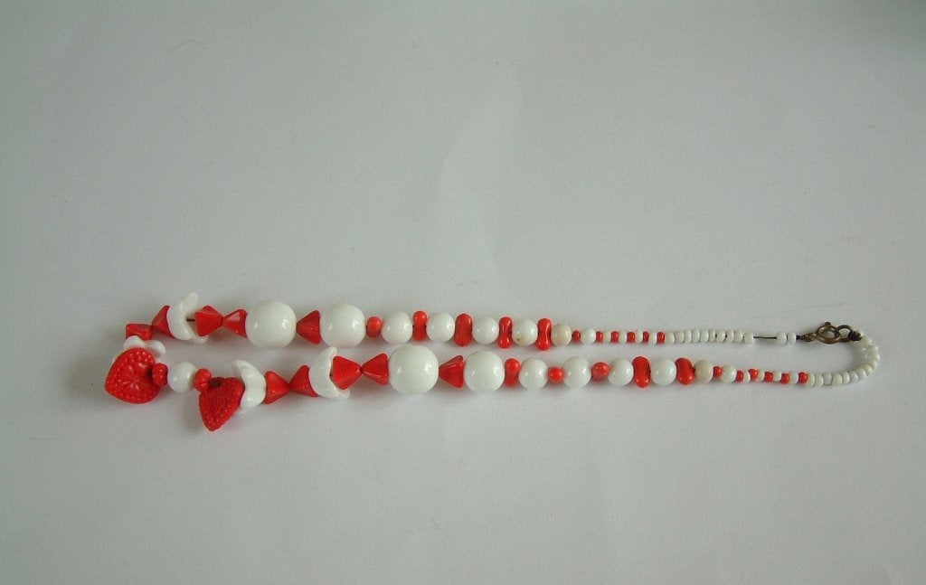 bijzonder antiek kralen snoertje rood wit porselein?, Sieraden, Tassen en Uiterlijk, Antieke sieraden, Ophalen of Verzenden, Overige materialen