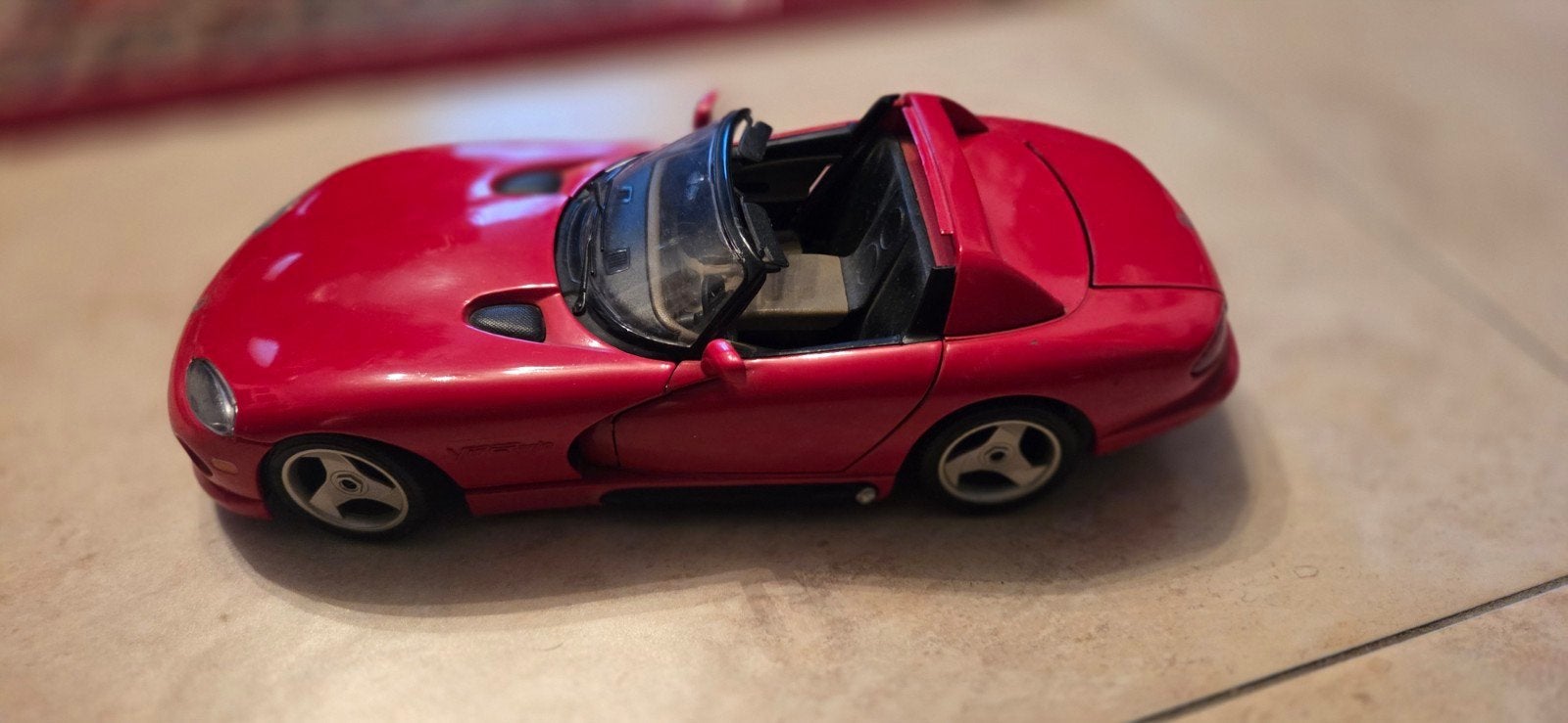Bburago Dodge Viper RT/10 Schaalmodel Rood, Ophalen of Verzenden, Zo goed als nieuw, Auto, Bburago