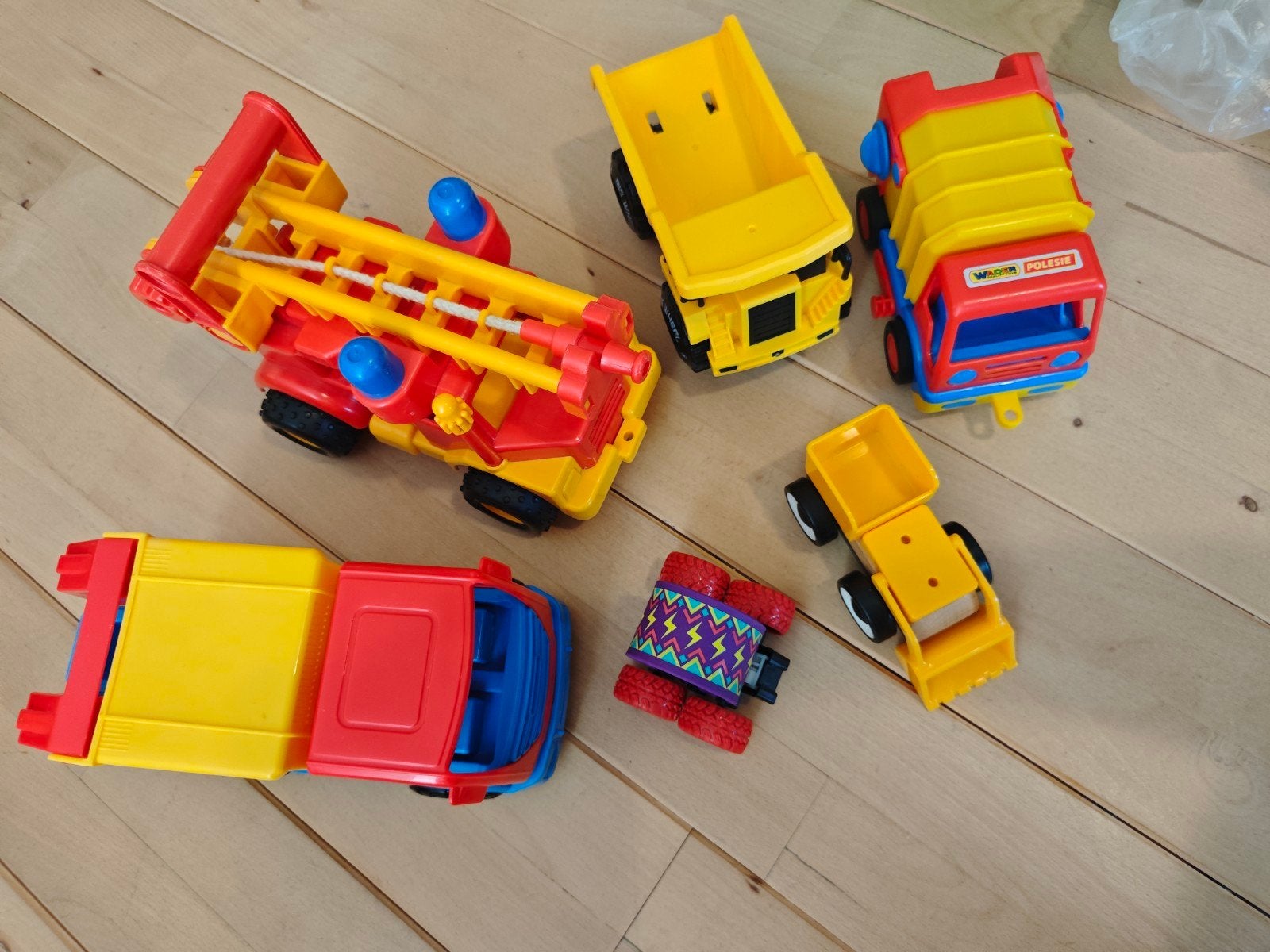 Grote set speelgoedvoertuigen: vliegtuig Green Toys, brandwe, Ophalen, Gebruikt