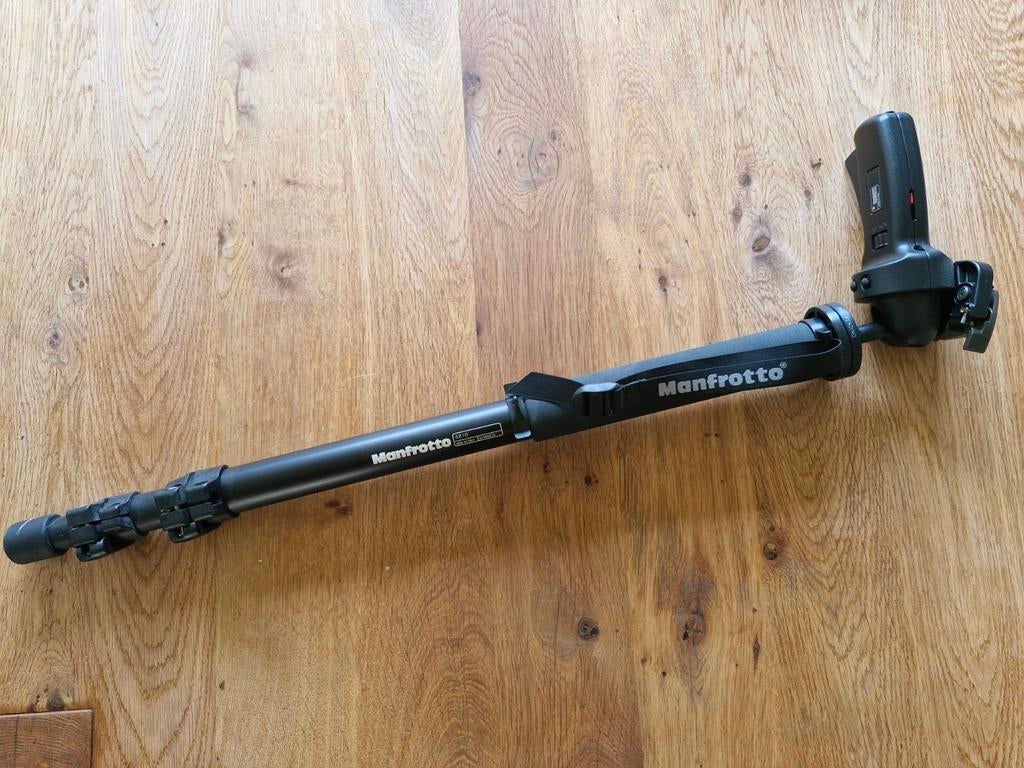 Manfrotto monopod 681b met Manfrotto balhoofd 322rc2, Audio, Tv en Foto, Fotografie | Statieven en Balhoofden, Ophalen of Verzenden