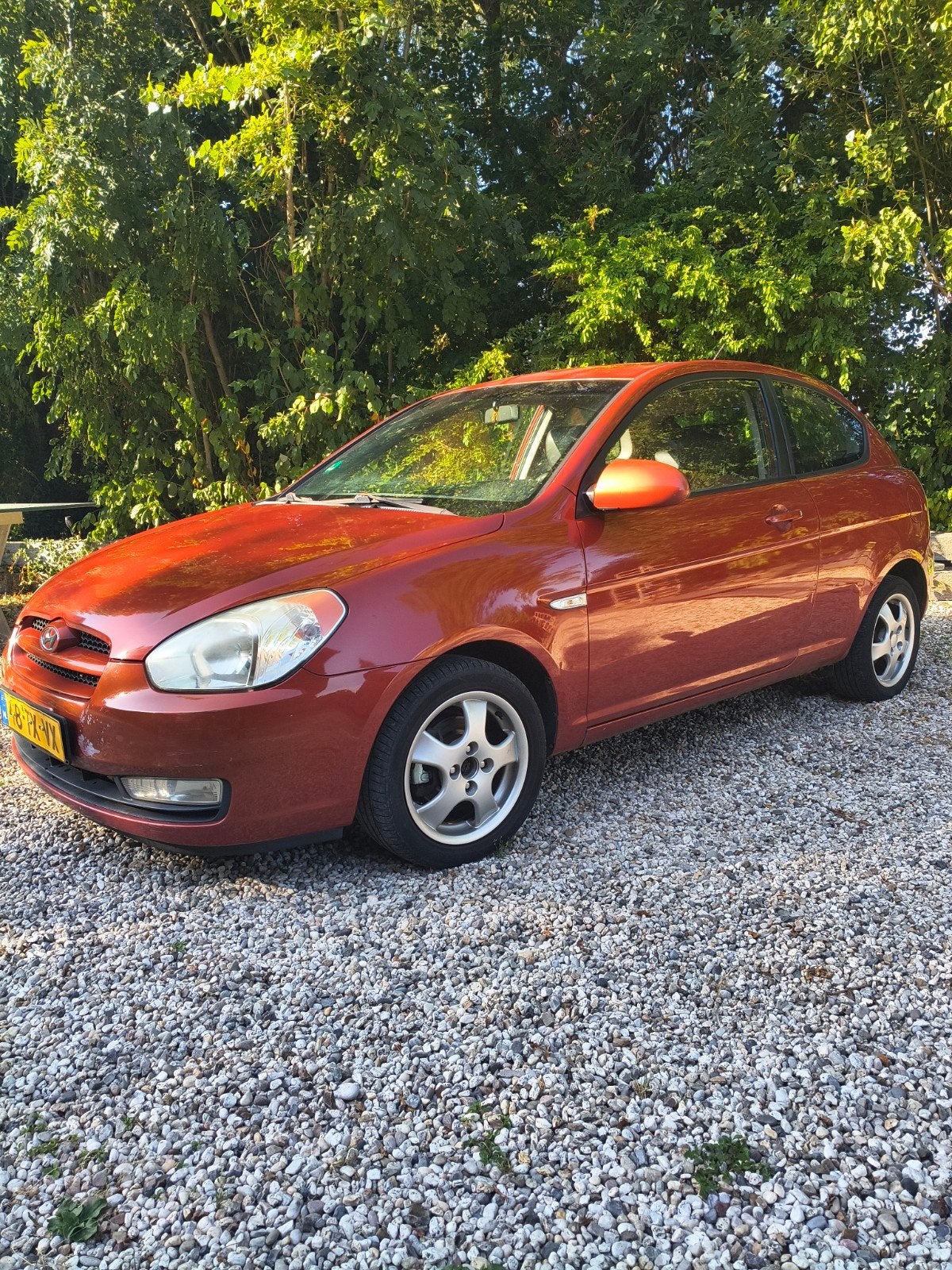 Hyundai Accent 1.4 3DRS 2007 Rood, Auto's, Hyundai, Voorwielaandrijving, Accent, 4 cilinders, 1055 kg