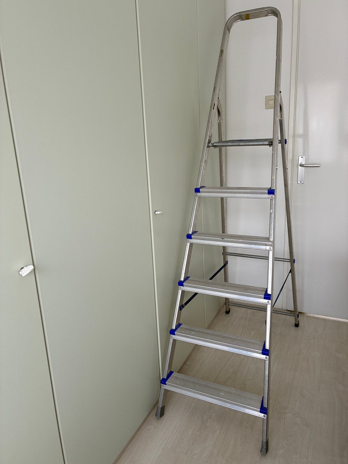 trap met 6 treden, Doe-het-zelf en Verbouw, Ladders en Trappen, Ophalen, Gebruikt, Trap, Opvouwbaar of Inschuifbaar