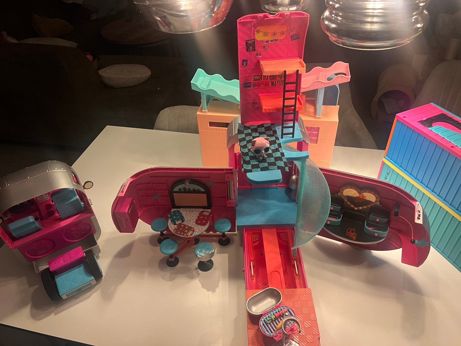 LOL surprise grote camper compleet met accessoires, Ophalen of Verzenden, Zo goed als nieuw, Poppenhuis