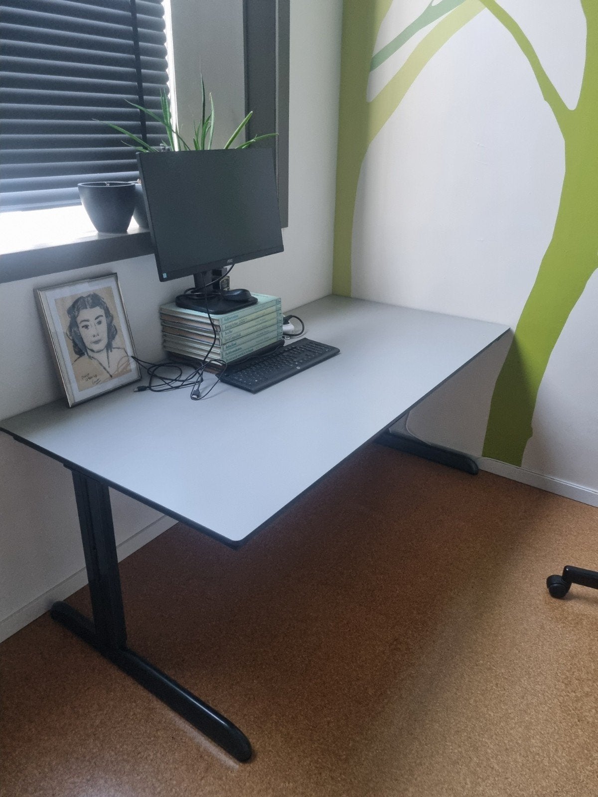 Robuust bureau, in hoogte verstelbaar, Huis en Inrichting, Bureaus, Ophalen, 160 cm, In hoogte verstelbaar, Zo goed als nieuw