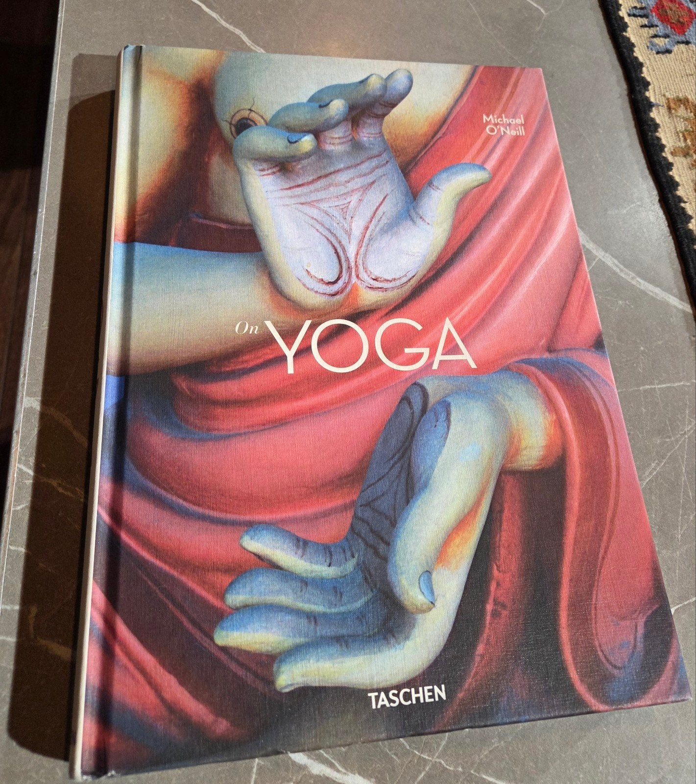 On Yoga - Michael O'Neill - Taschen, Meditatie of Yoga, Ophalen of Verzenden, Zo goed als nieuw, Michael O'Neill