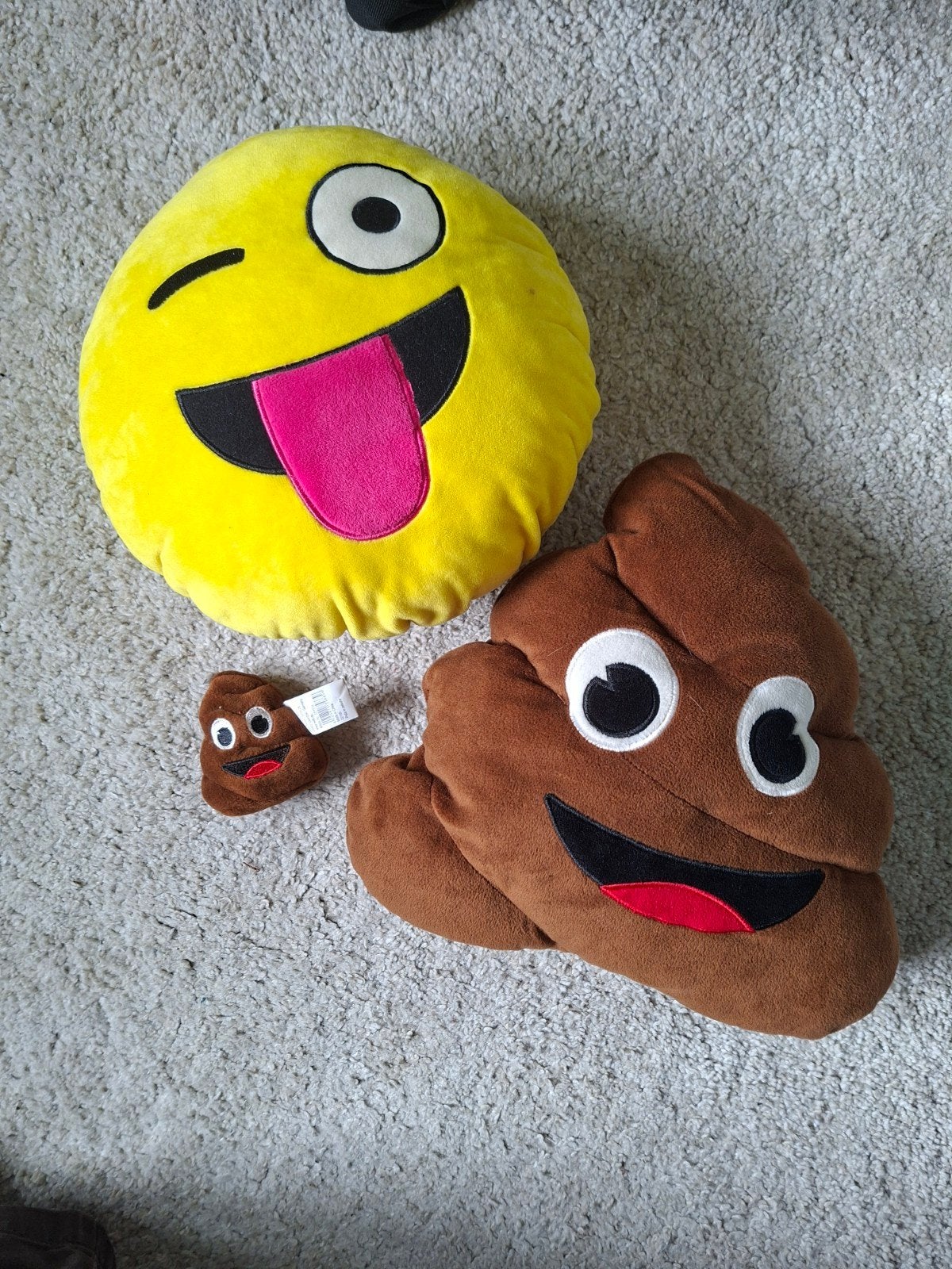 Emoji Kussens: Gek gezicht en Poep Emoji (3 stuks), Ophalen of Verzenden, Gebruikt, Overige kleuren, Overige vormen