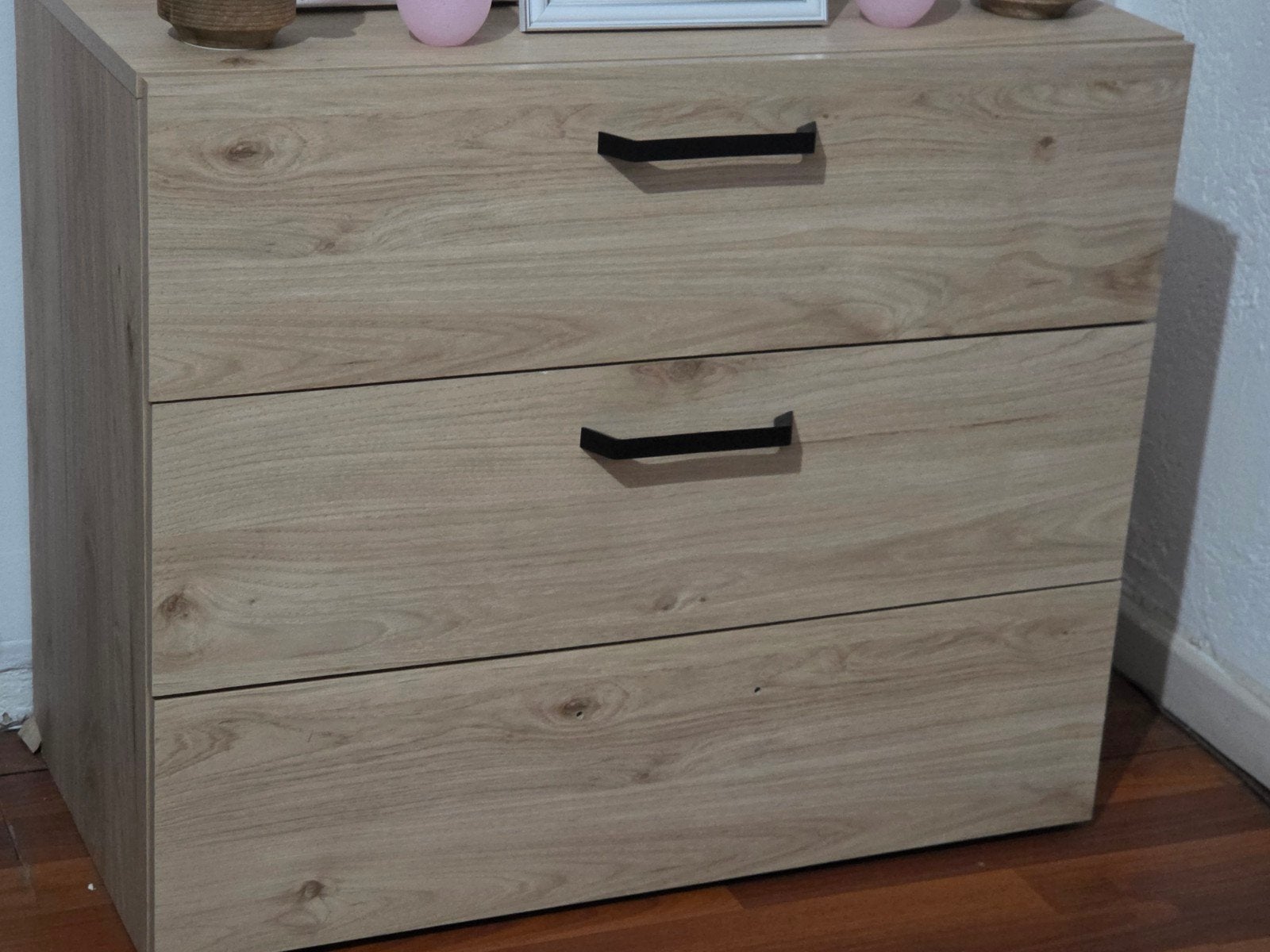 Chest of drawers, Verzenden