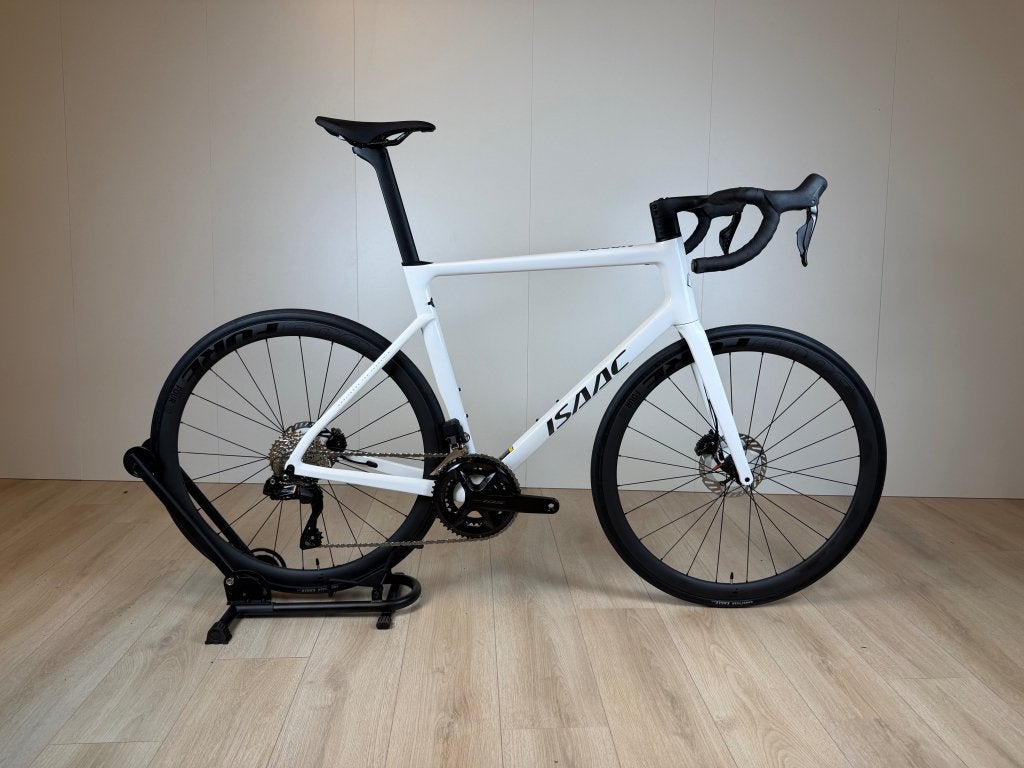 Isaac Boson - 2026 - Shimano 105 Di2 - XL - Aanbieding, 28 inch, Carbon, Heren, Niet ingevuld
