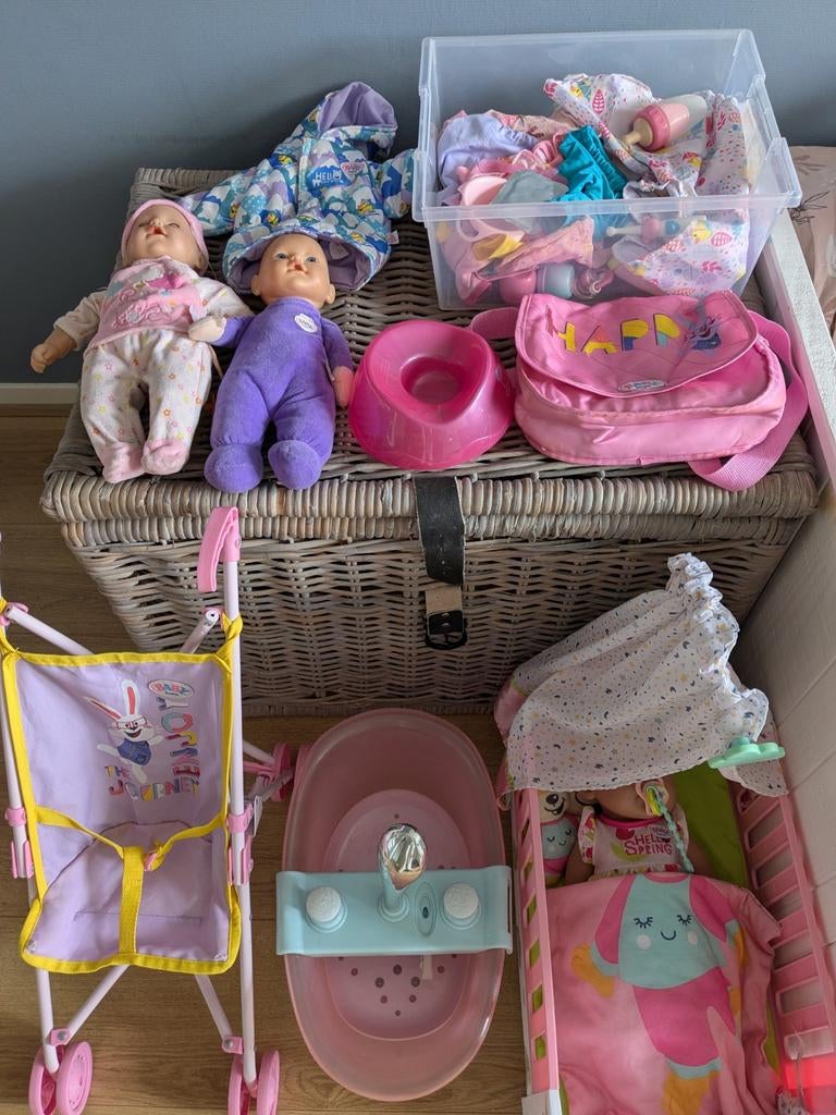 Grote set Baby Born poppen en accessoires, Kinderen en Baby's, Speelgoed | Poppen, Ophalen of Verzenden, Zo goed als nieuw, Babypop