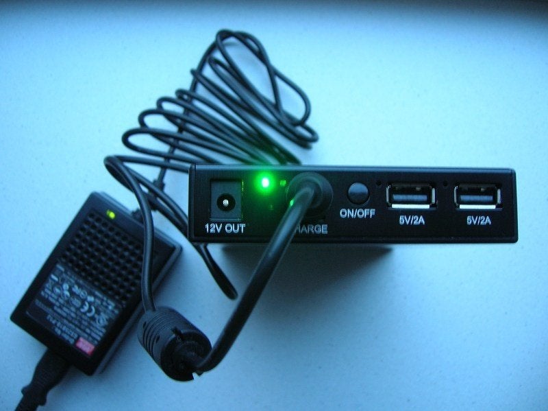 Multi-functionele li-ion accu 12V en USB, o.a noodpakket, Ophalen of Verzenden, Nieuw, Oplaadbaar