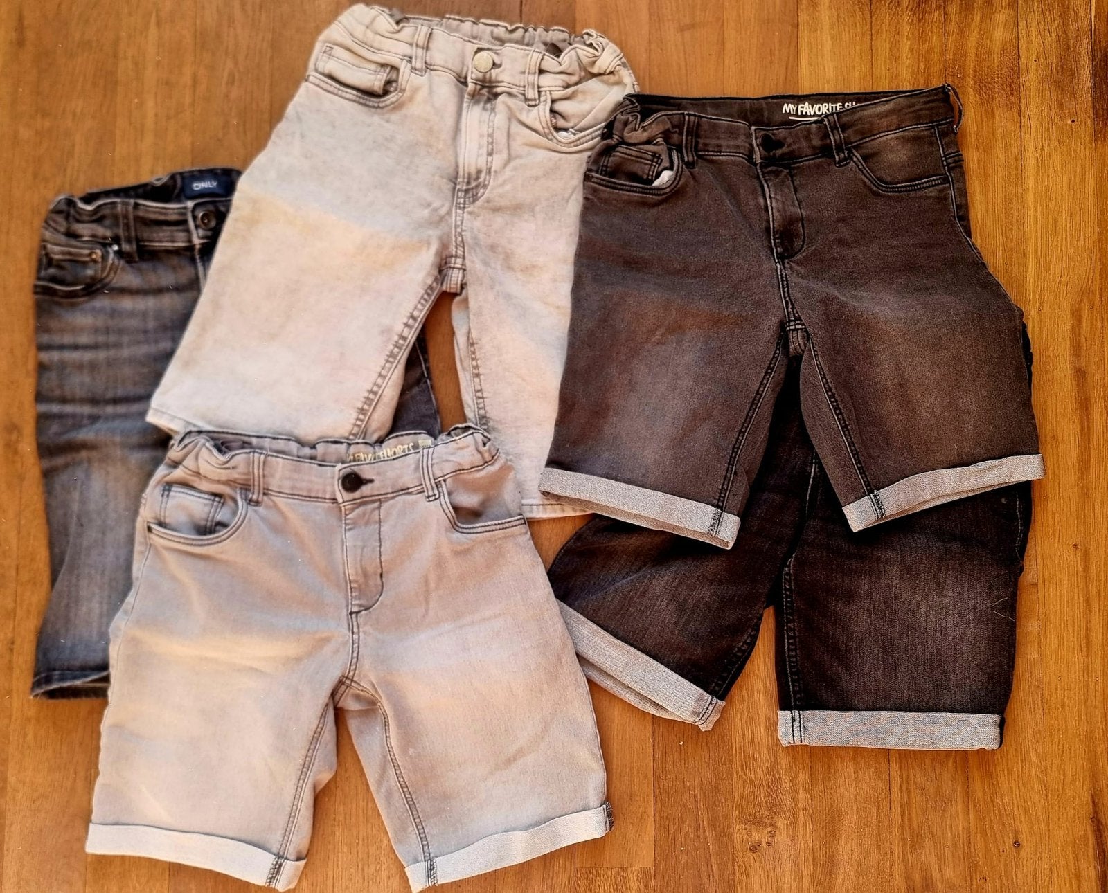 5 korte spijkerbroeken + Lyle & Scott joggingbroek, Ophalen of Verzenden, Zo goed als nieuw, Overige maten, Blauw