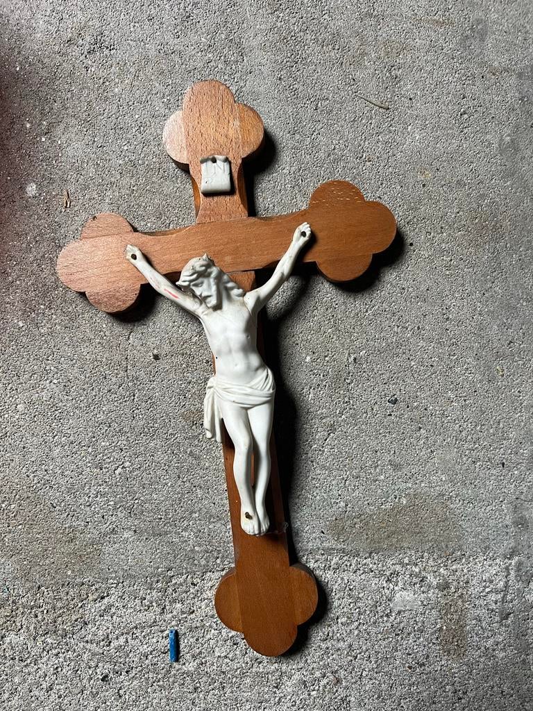 Houten kruisbeeld met marmeren Christusfiguur, Ophalen of Verzenden