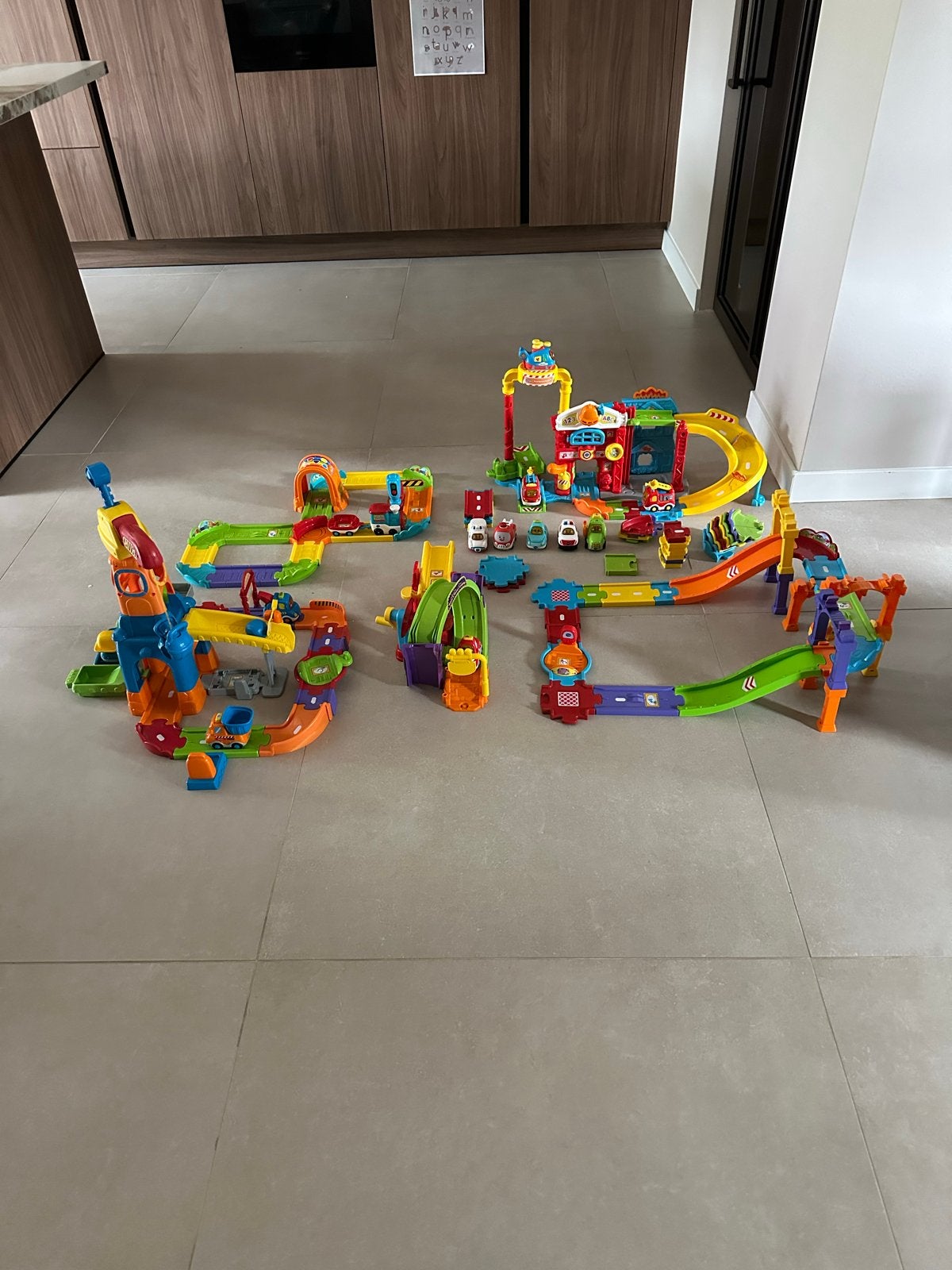 Grote VTech Toet Toet Auto's set met diverse banen en auto's, Ophalen, Gebruikt
