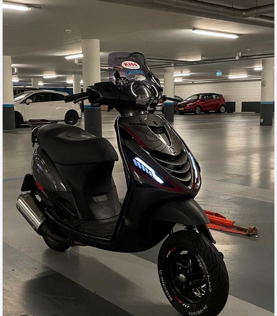 Zoek scooter zonder 123 omgeving rotterdam, Ophalen, Zo goed als nieuw, Benzine, Overige modellen