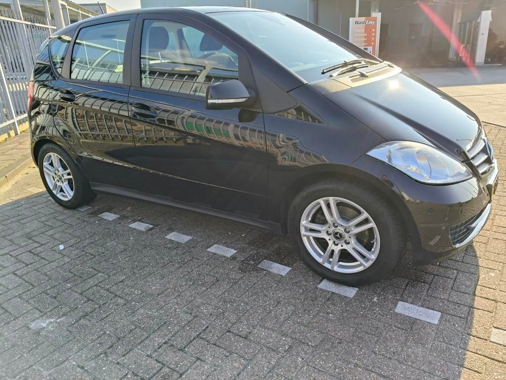 Mercedes-Benz A-Klasse Facelift A160 5DRS AUTOM. AIRCO TREKH, Euro 5, 1498 cc, Zwart, Zwart