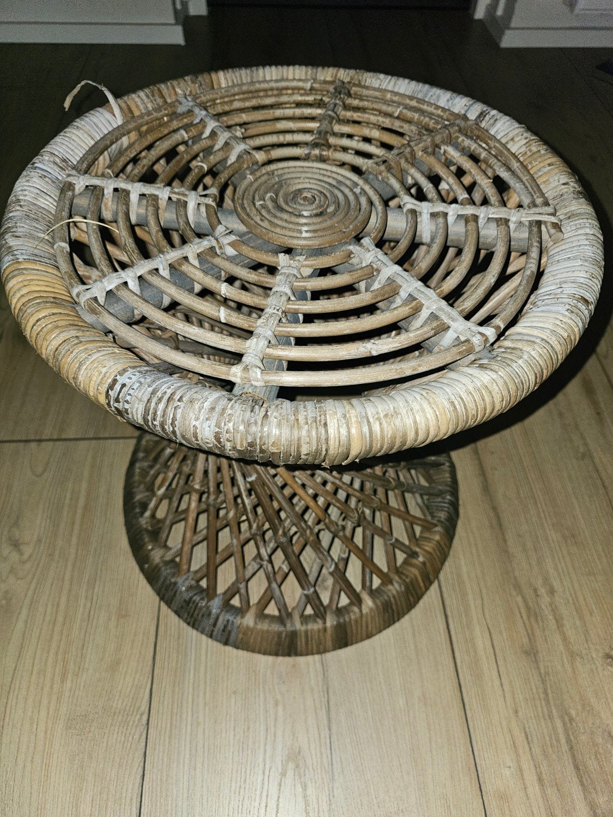 Rotan bijzettafel, Huis en Inrichting, Ophalen, Hout