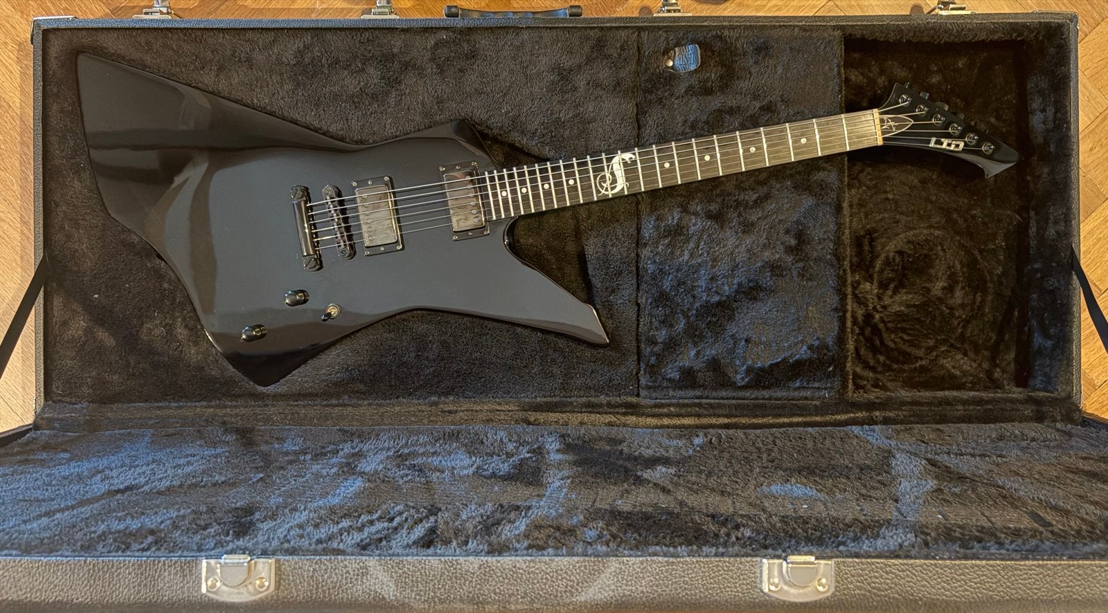 James Hetfield signature Snakebyte gitaar black gloss 2012, Muziek en Instrumenten, Ophalen, Gebruikt, Solid body, Overige merken