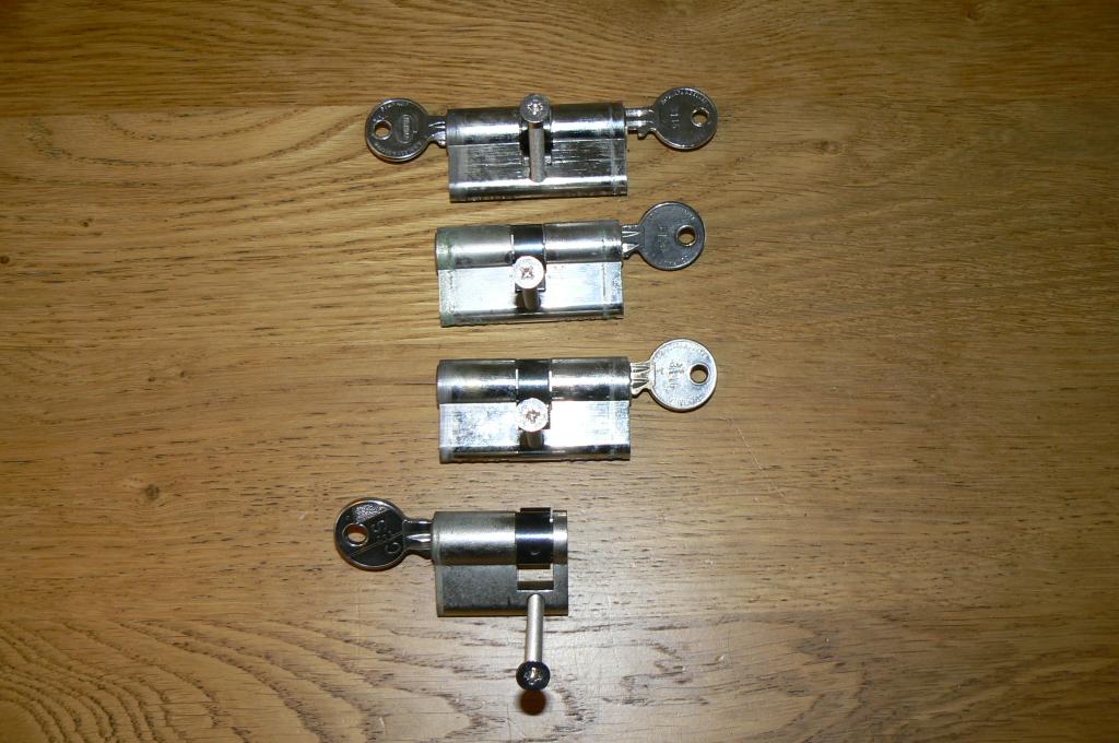 Set van 3 Corbin profielcilinders 60mm + 1 CES 30mm cilinder, Ophalen of Verzenden, Zo goed als nieuw, Slot