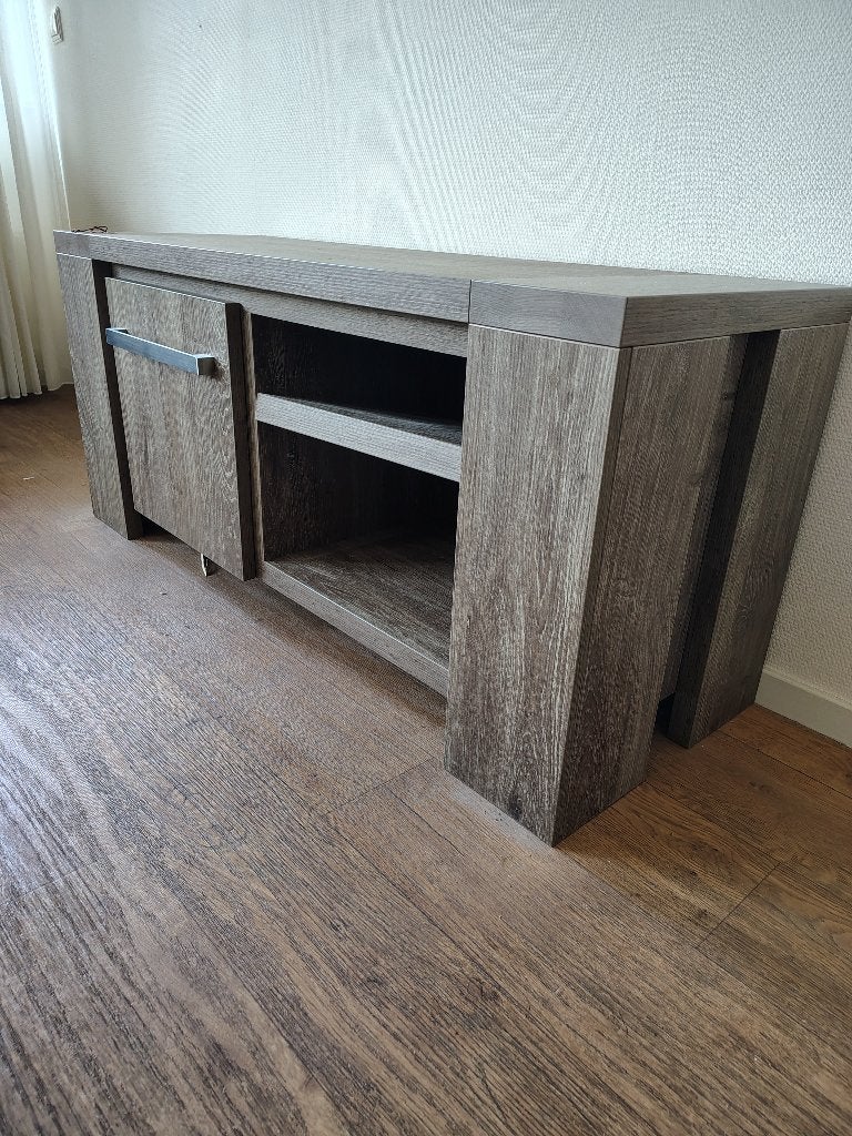 Foto 4 van Servieskast, televisie meubel en 2 salontafeltjes
