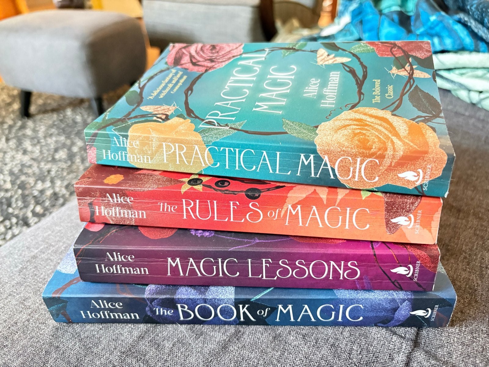 Practical magic Alice Hoffman - Magic boekenreeks (4 boeken), Boeken, Ophalen of Verzenden, Zo goed als nieuw