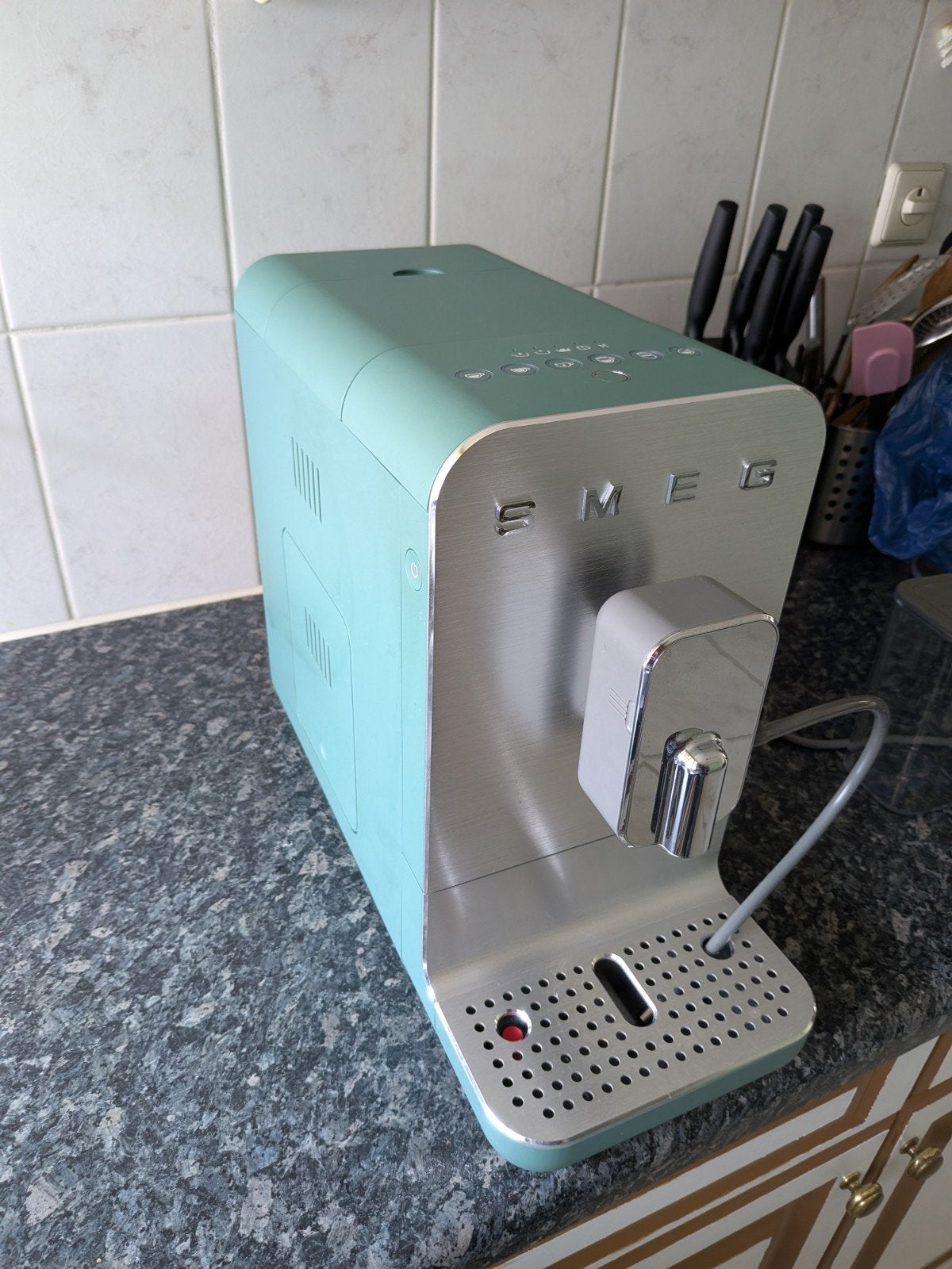 Smeg BCC13 Volautomatische koffiemachine, Ophalen, Espresso apparaat, Koffiebonen, Zo goed als nieuw