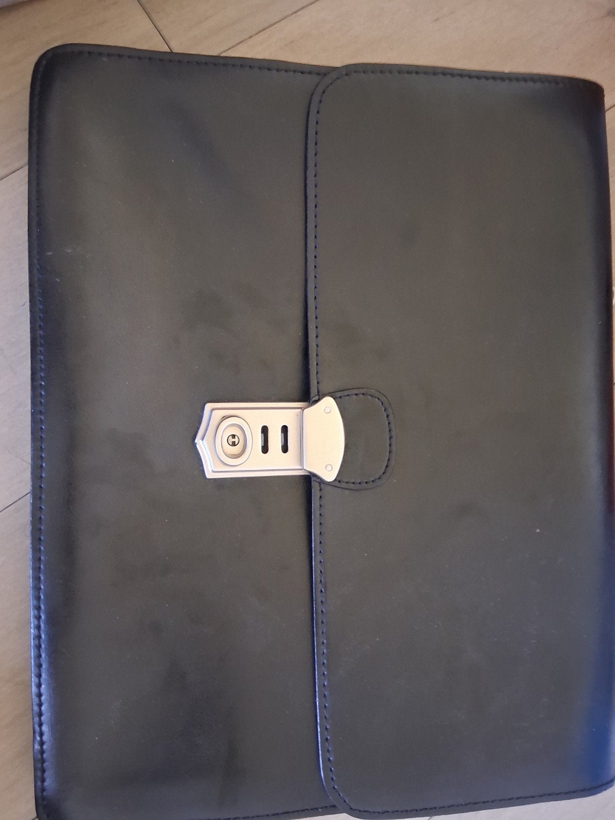 Echte leren tas, Computers en Software, Verzenden, 17 inch of meer, Zo goed als nieuw