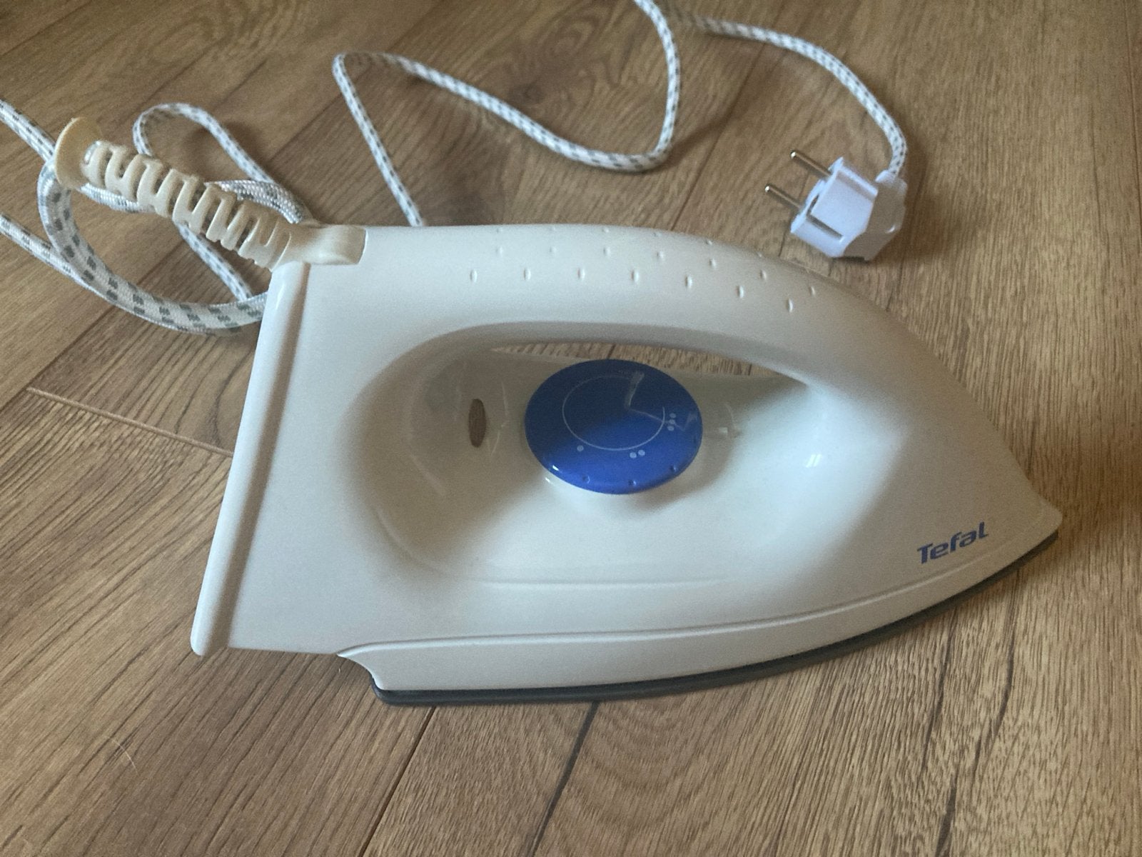 Tefal Strijkijzer met snoer - Weinig gebruikt, Ophalen of Verzenden, Zo goed als nieuw, Strijkijzer met snoer