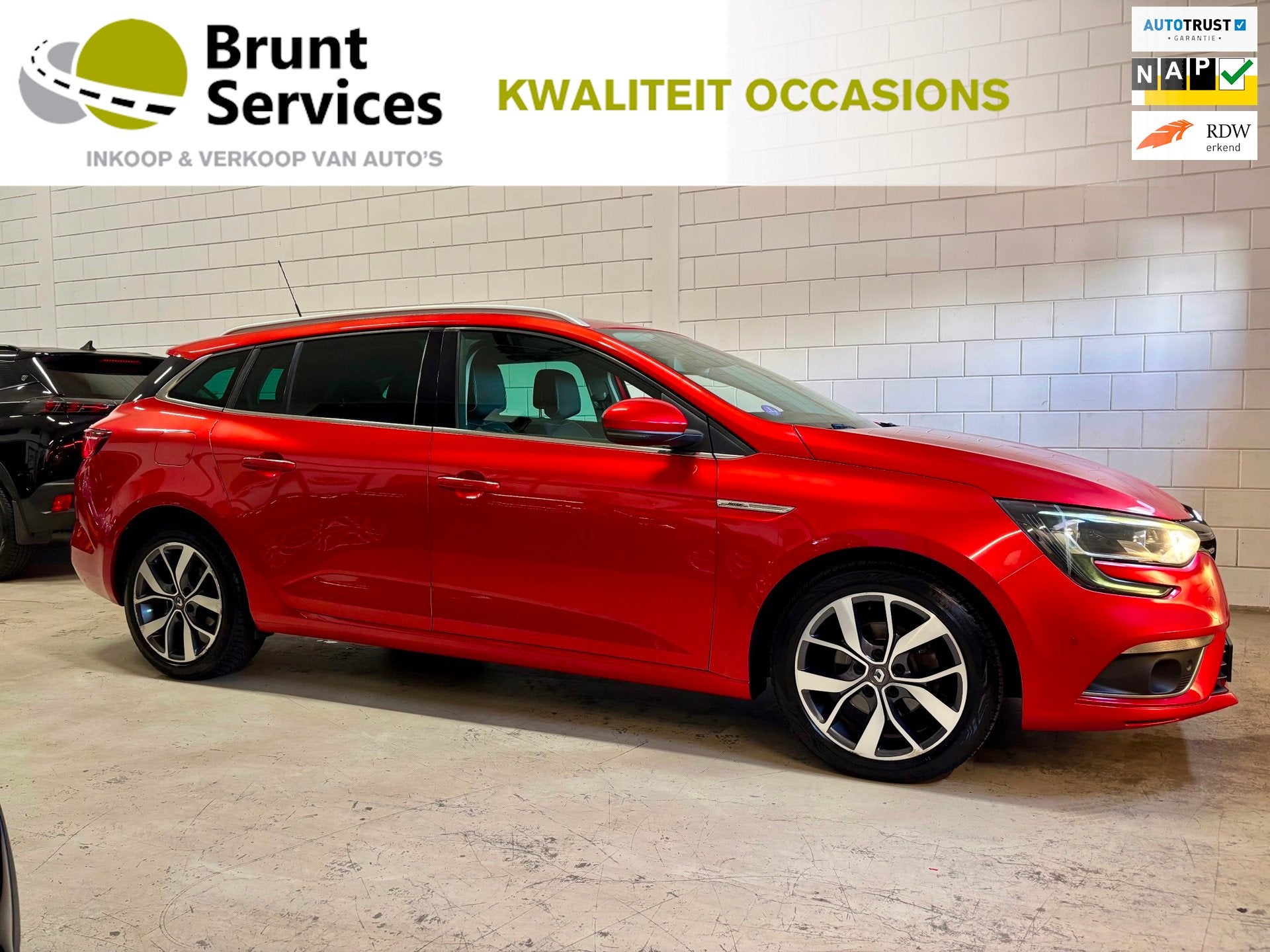 Renault Mégane Estate 1.2 TCe Bose Bj.17|Camera|Masagestoel, Voorwielaandrijving, Dealer onderhouden, 4 cilinders, Met garantie (alle)