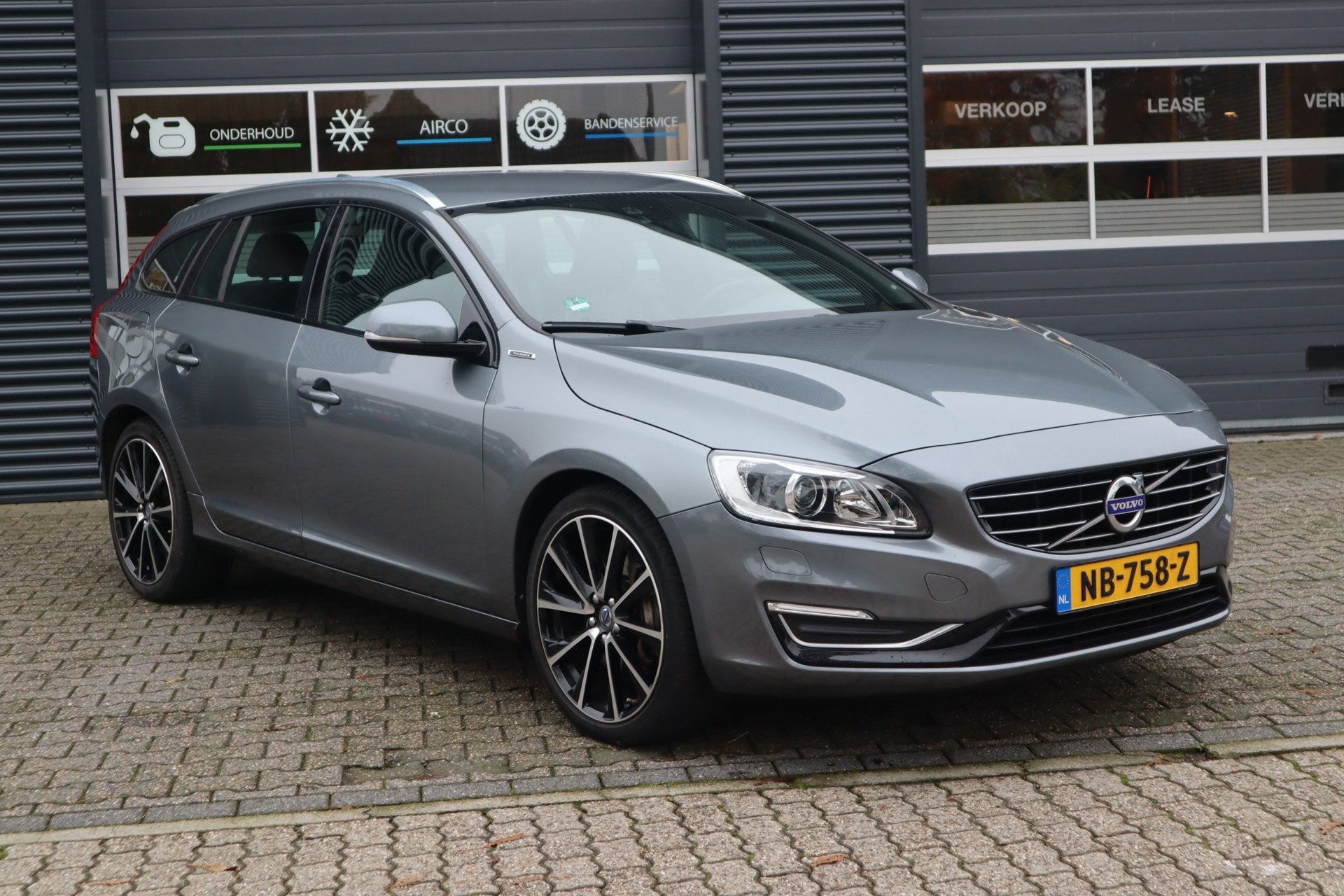 Volvo V60 2.4 D5 Twin Engine Special Edition, Auto's, Automaat, Euro 6, 163 pk, Vierwielaandrijving