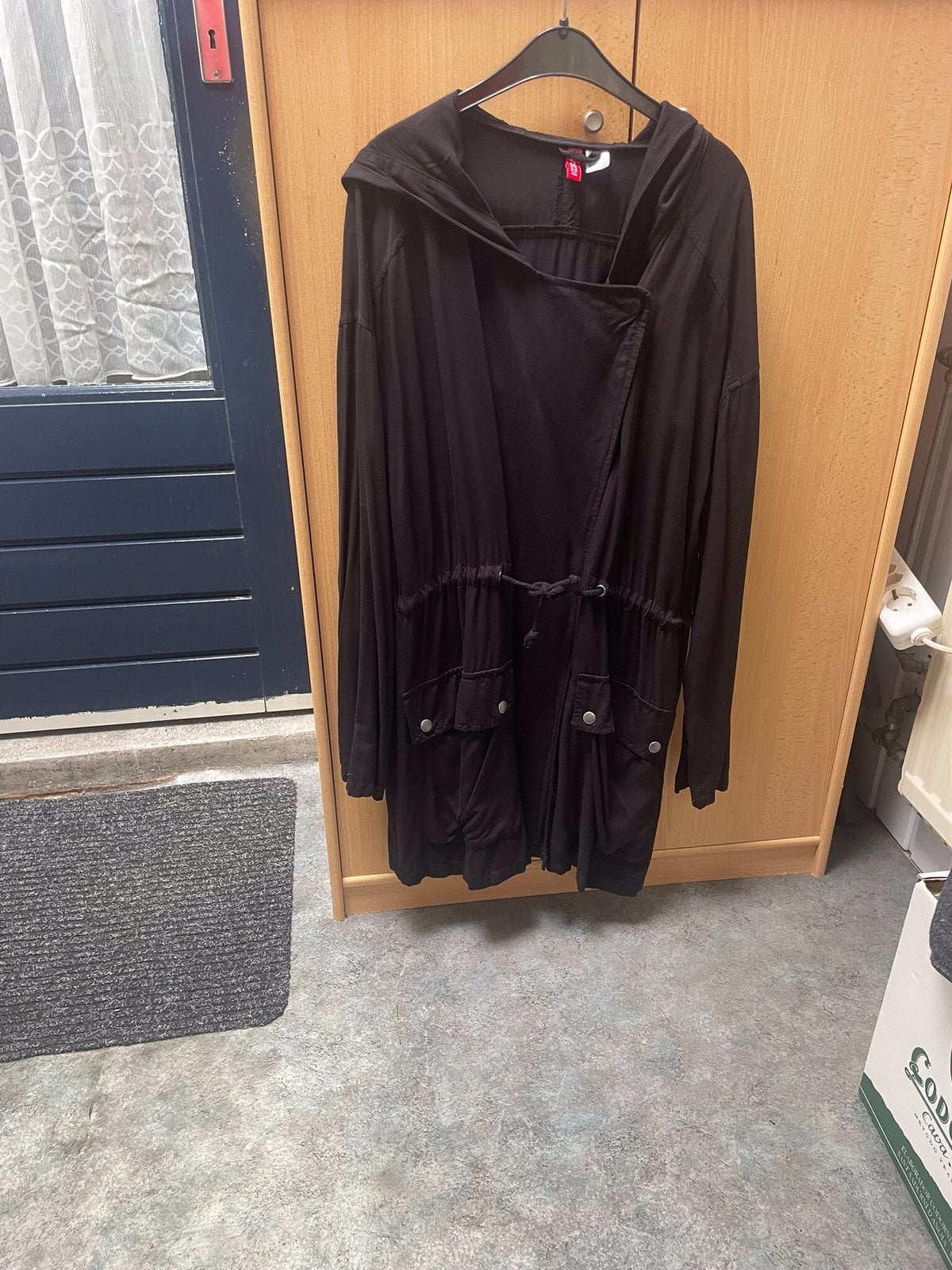 Z.g.a.n zwarte H&M Zomerjas met Capuchon maat 42, Ophalen, Zwart, H&M Divided, Maat 42/44 (L)