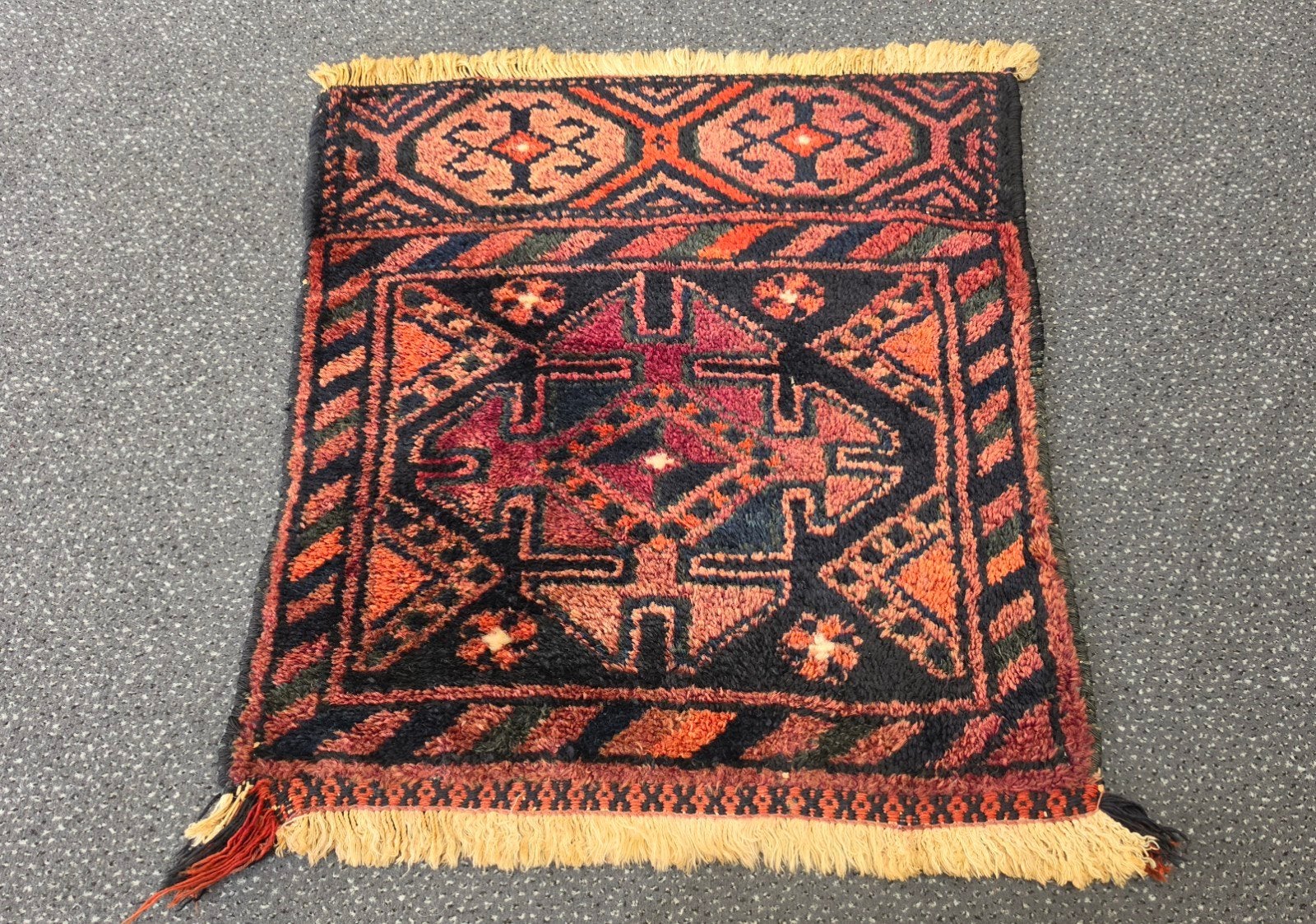 Handgeknoopt Perzisch wol mini nomad vintage tapijt 55x60cm, 50 tot 100 cm, Vierkant, Vintage oosters Perzisch nomad, Gebruikt