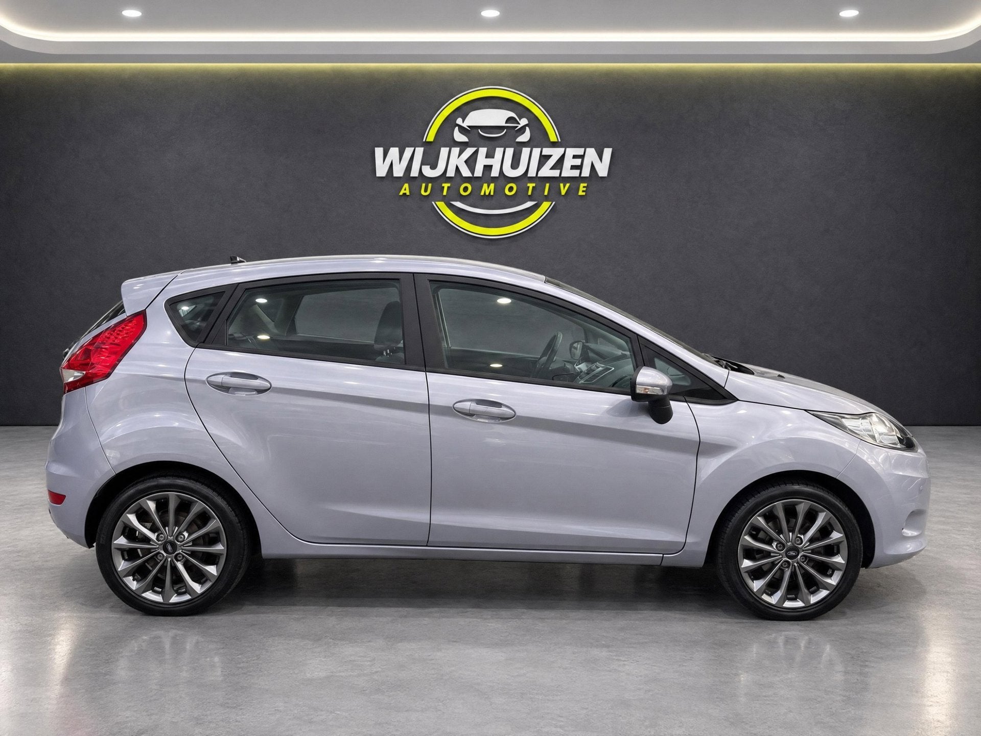Ford Fiesta 1.4 Titanium Automaat met Airco ! 16 Inch ! Deal, Auto's, Zwart, 4 cilinders, Origineel Nederlands, Fiësta