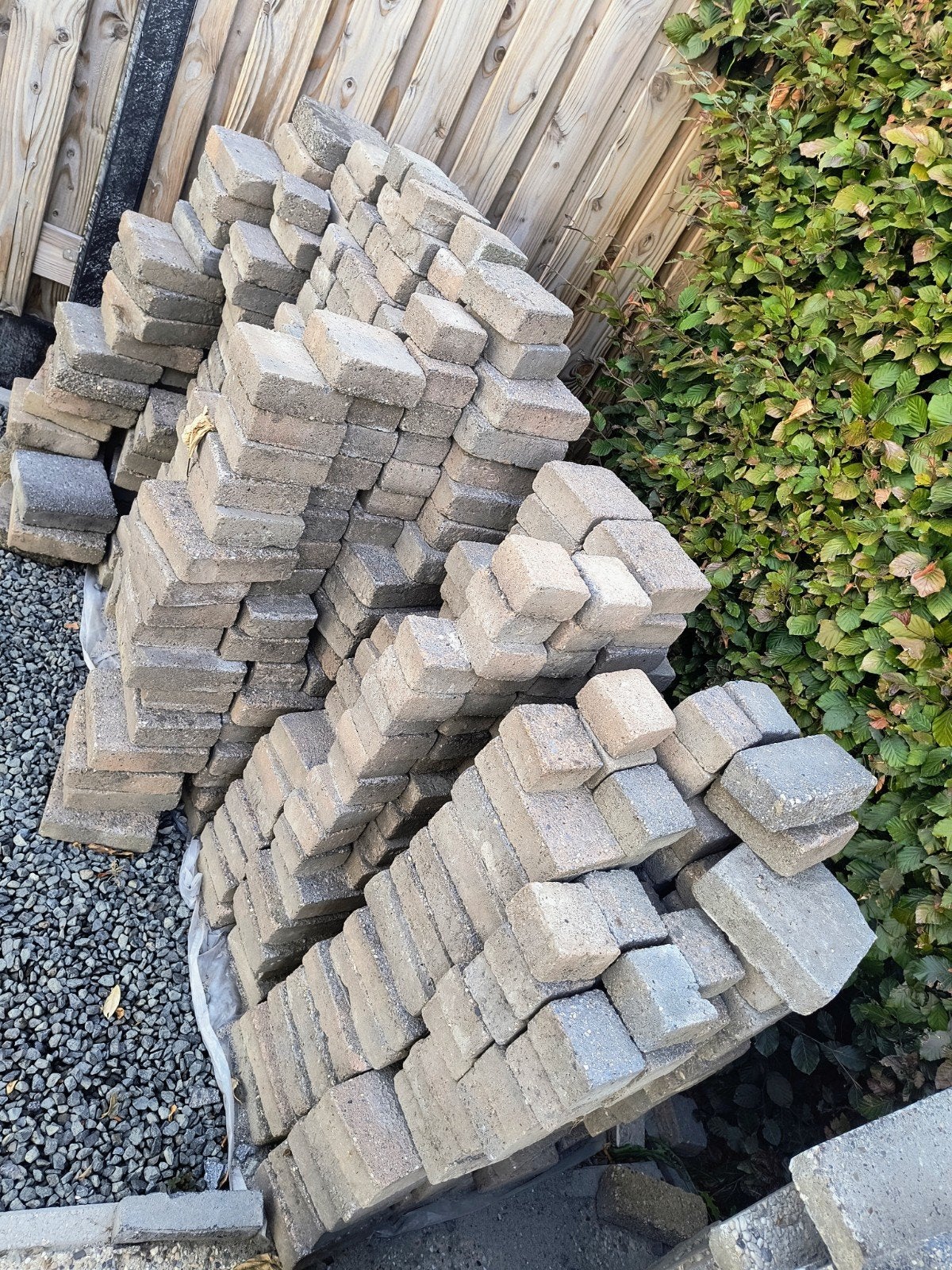 Gebruikte terrastegels/klinkers - ca. 14m² kleur rood GRATIS, Doe-het-zelf en Verbouw, Tegels, Ophalen, Overige materialen, Gebruikt