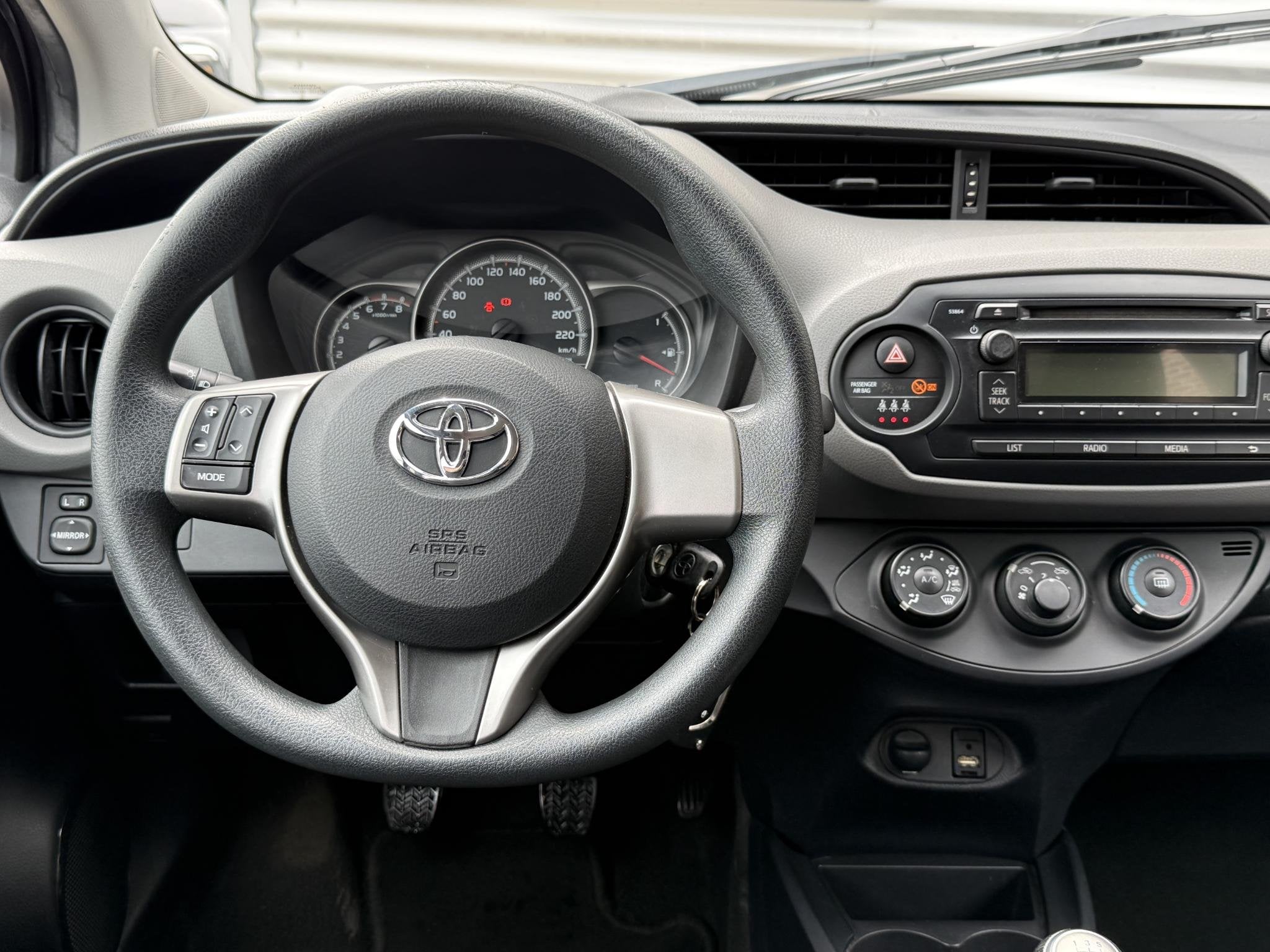 Toyota Yaris 1.0 VVT-i Trend 1e Eigenaar|Airco|LM Velgen|Ele, Voorwielaandrijving, Euro 6, Bedrijf, Handgeschakeld